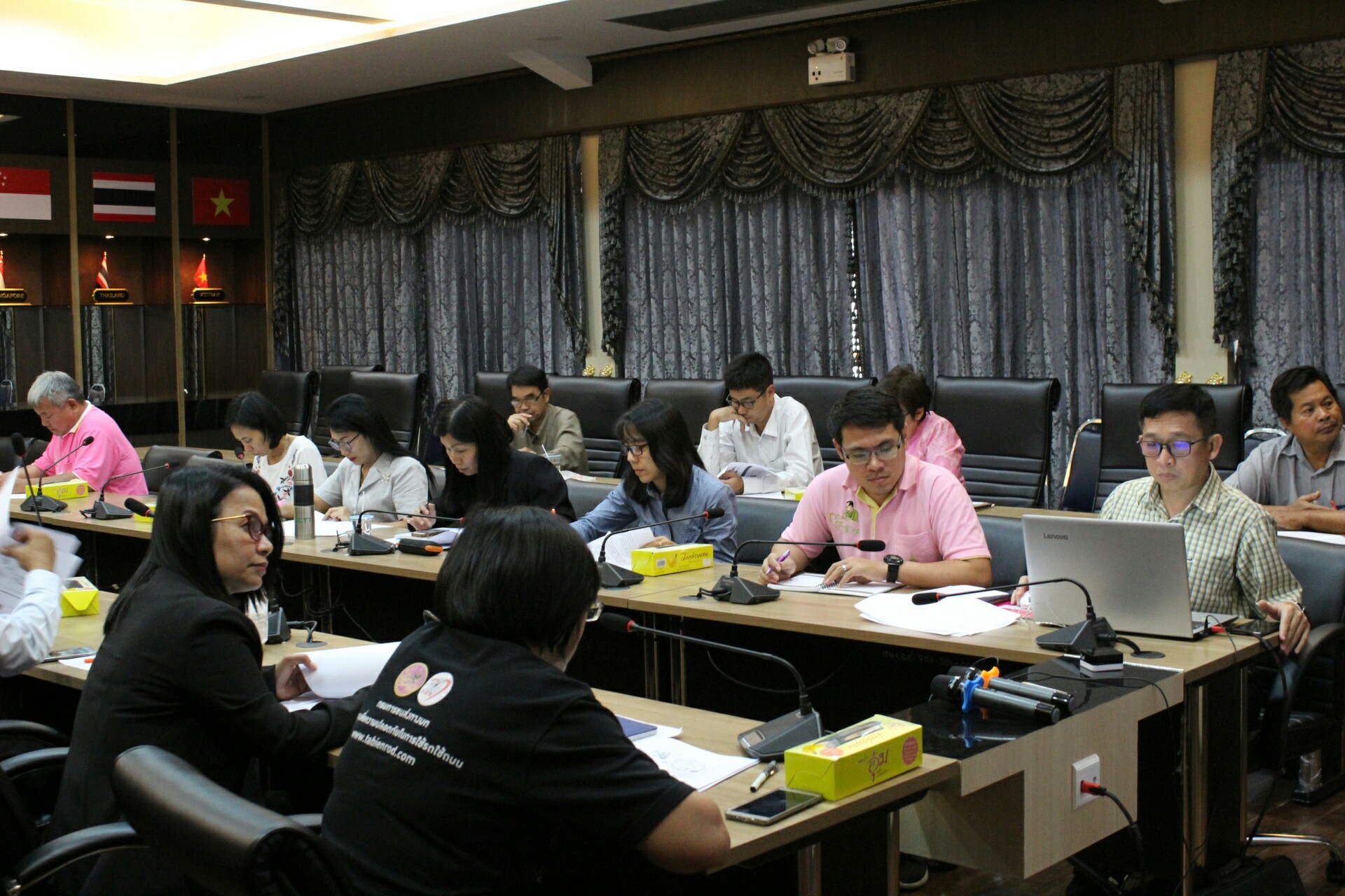 ประชุมคณะทำงานบริหารการจัดเก็บข้อมูลความจำเป็นพื้นฐาน (จปฐ.)