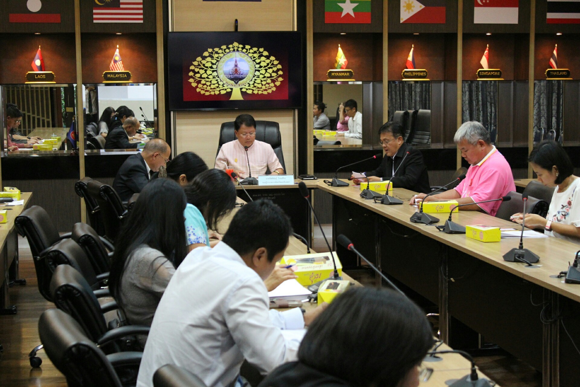 ประชุมคณะทำงานบริหารการจัดเก็บข้อมูลความจำเป็นพื้นฐาน (จปฐ.)