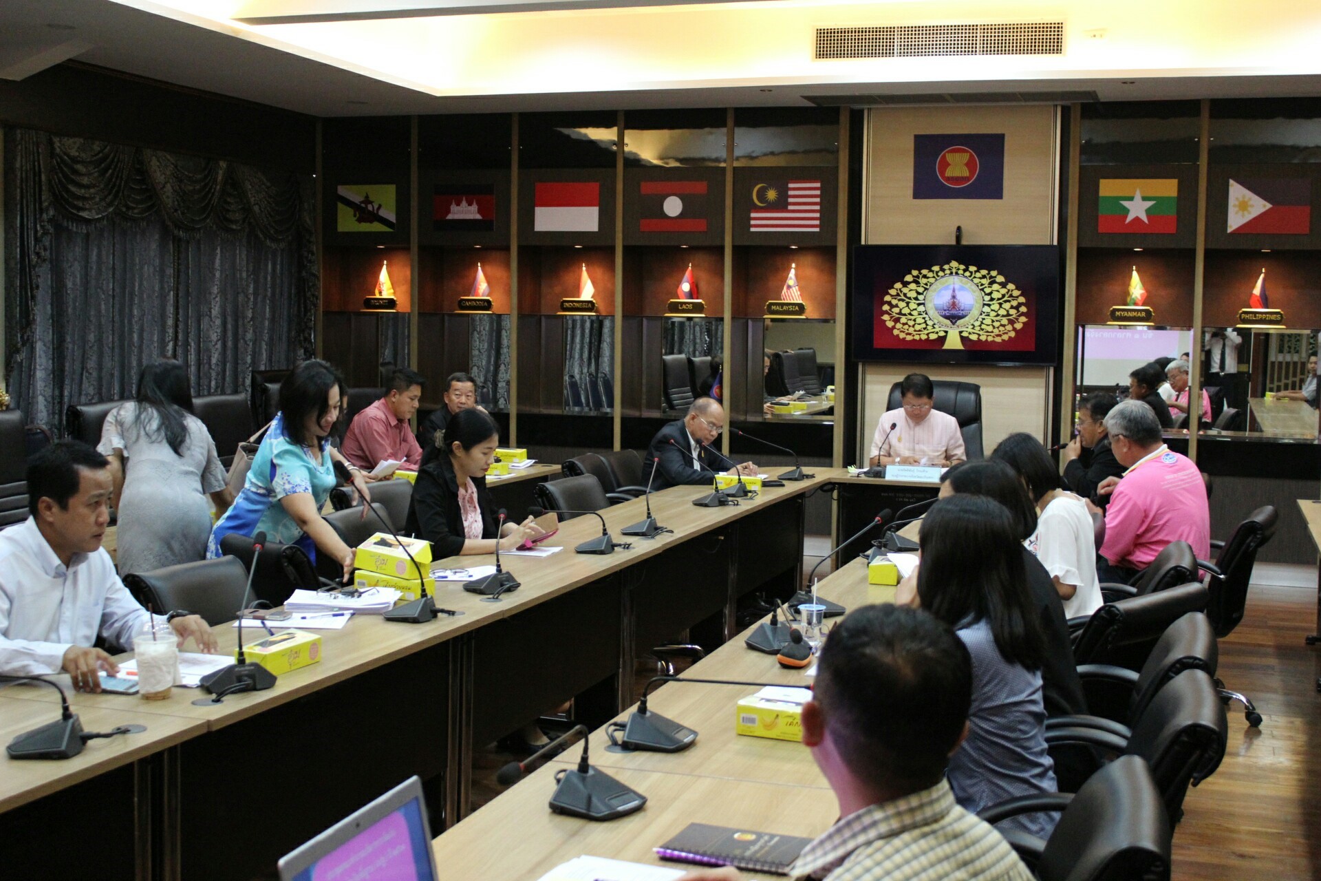 ประชุมคณะทำงานบริหารการจัดเก็บข้อมูลความจำเป็นพื้นฐาน (จปฐ.)