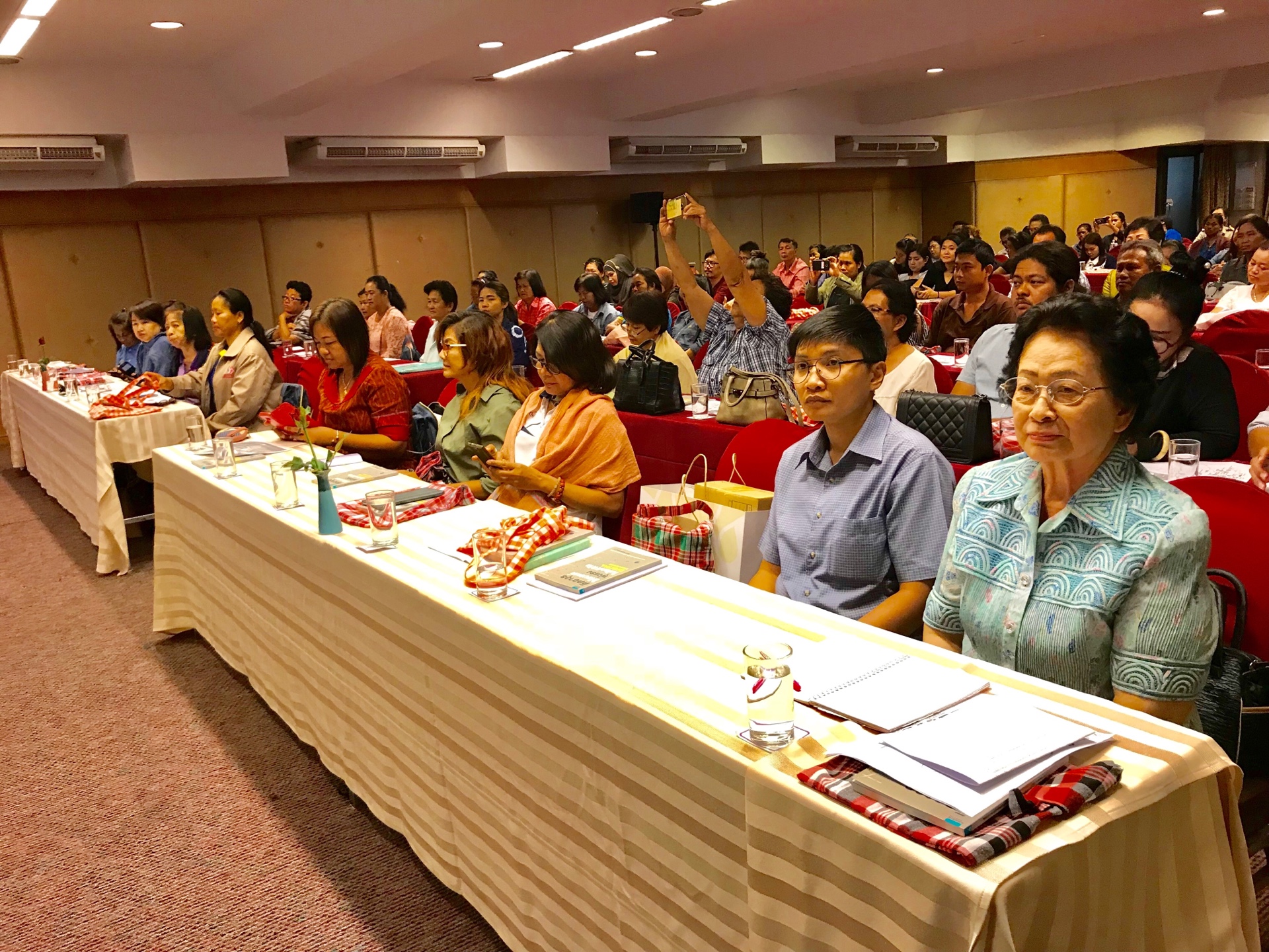 การเพิ่มประสิทธิภาพด้านการบริหารจัดการและการตลาดผลิตภัณฑ์ชุมชน OTOP