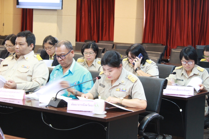 @แปดริ้ว: การขับเคลื่อนเศรษฐกิจฐานรากและประชารัฐ