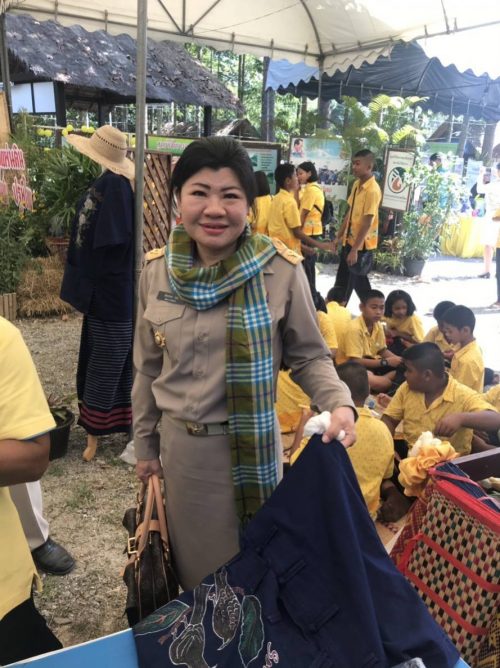 @แปดริ้ว:พจ.เยี่่ยมชมกิจกรรมพัฒนาชุมชน “วันพ่อแห่งชาติ และวันดินโลก”