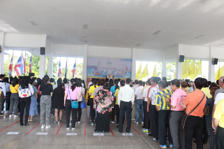 @แปดริ้ว:พิธีมอบเสื้อพระราชทาน กิจกรรม “Bike UnAiRak 2018”