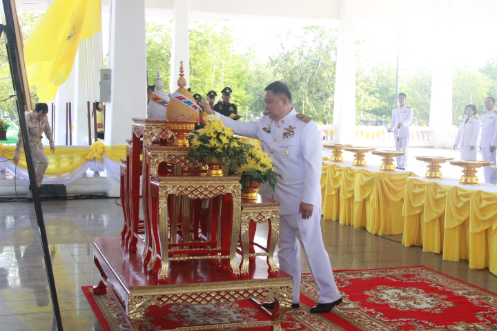 @แปดริ้ว:พิธีมอบเสื้อพระราชทาน กิจกรรม “Bike UnAiRak 2018”