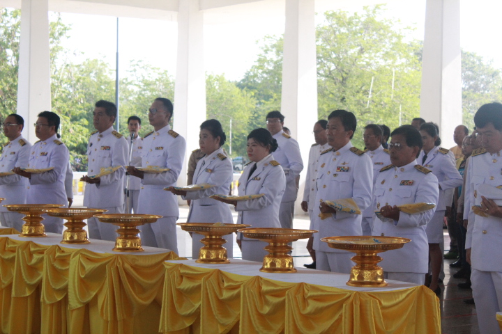 @แปดริ้ว:พิธีมอบเสื้อพระราชทาน กิจกรรม “Bike UnAiRak 2018”