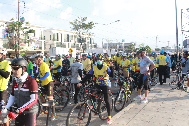 @แปดริ้ว:ซ้อมปั่น Bike อุ่นไอรัก