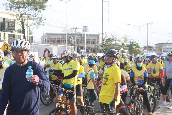 @แปดริ้ว:ซ้อมปั่น Bike อุ่นไอรัก