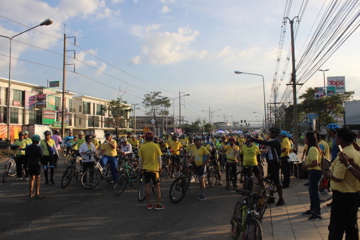 @แปดริ้ว:ซ้อมปั่น Bike อุ่นไอรัก