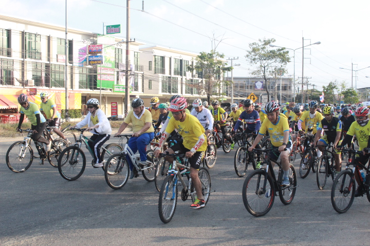 @แปดริ้ว:ซ้อมปั่น Bike อุ่นไอรัก