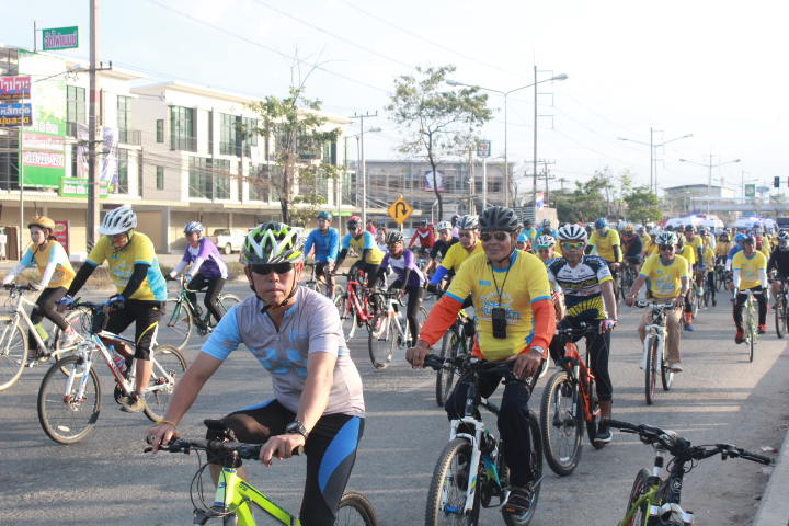 @แปดริ้ว:ซ้อมปั่น Bike อุ่นไอรัก