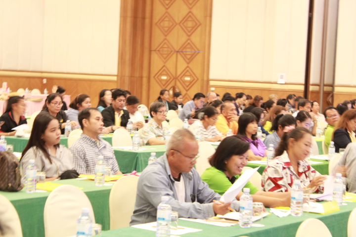 @แปดริ้ว: พัฒนาศักยภาพผู้ประกอบการ OTOP สู่แหล่งท่องเที่ยวชุมชน