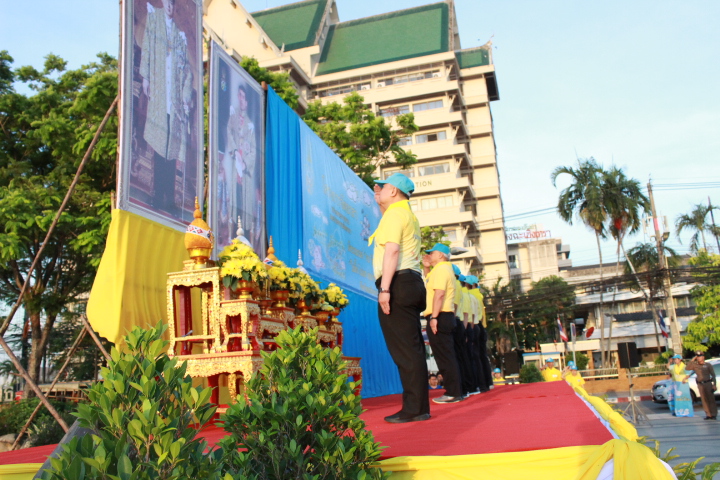 @แปดริ้ว: โครงการจิตอาสา ทำความดีด้วยหัวใจ กิจกรรมเดินรณรงค์ ไม่ทิ้ง ไม่เท ทุ่มทำความดี