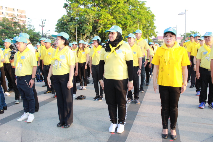 @แปดริ้ว: โครงการจิตอาสา ทำความดีด้วยหัวใจ กิจกรรมเดินรณรงค์ ไม่ทิ้ง ไม่เท ทุ่มทำความดี