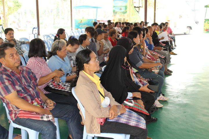 @แปดริ้ว : ส่งเสริมอาชีพแก้จนครัวเรือนตกเกณฑ์ จปฐ. ด้วยหลักปรัชญาเศรษฐกิจพอเพียง