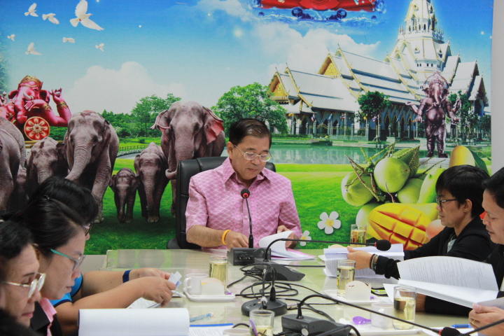 @แปดริ้ว:ประชุมคณะกรรมการคัดสรรสุดยอดผลิตภัณฑ์ OTOP เด่น จังหวัดฉะเชิงเทรา