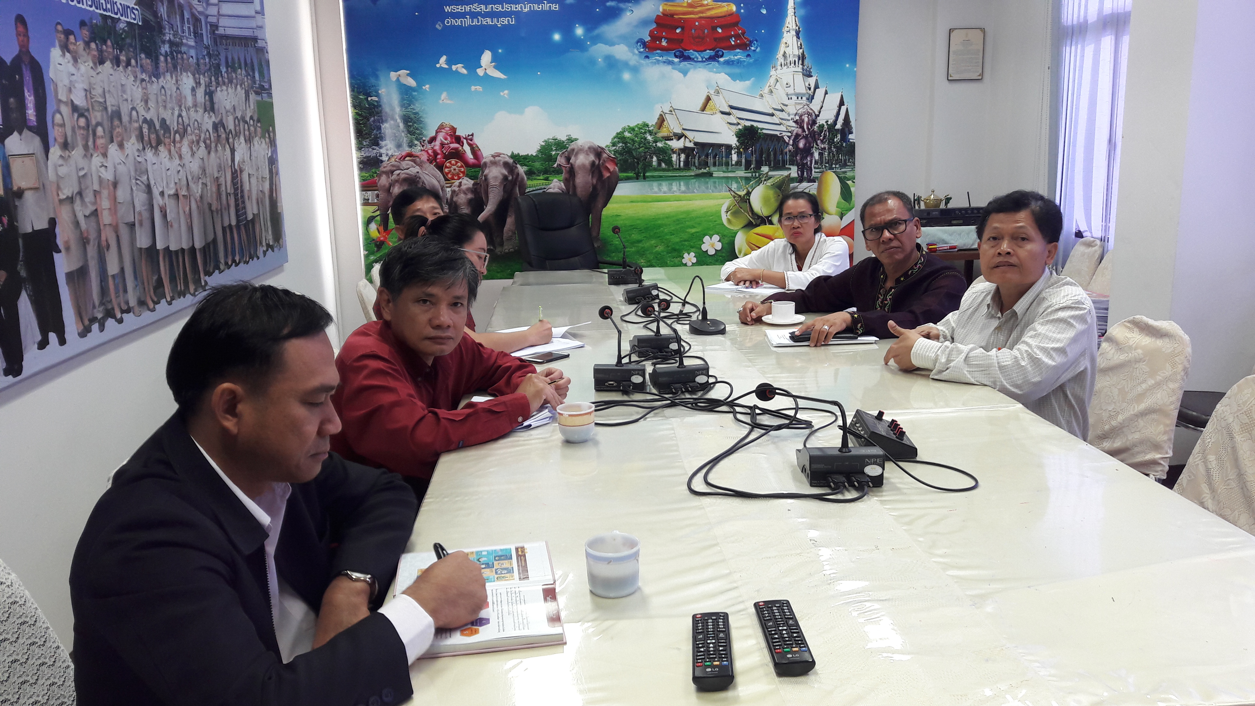 @แปดริ้ว:ร่วมรับฟังการประชุมกรมการพัฒนาชุมชน ครั้งที่ ๒/๒๕๖๒