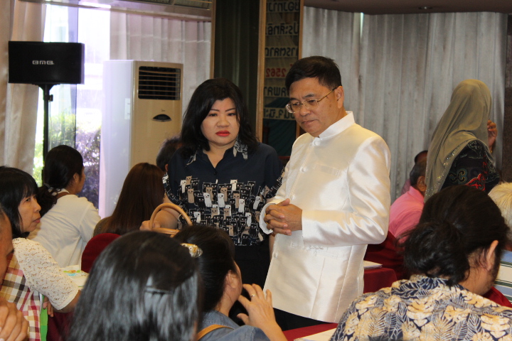 @แปดริ้ว:พัฒนาศักยภาพการบริหารจัดการและการตลาด แก่ผู้ผลิต/ผู้ประกอบการ OTOP