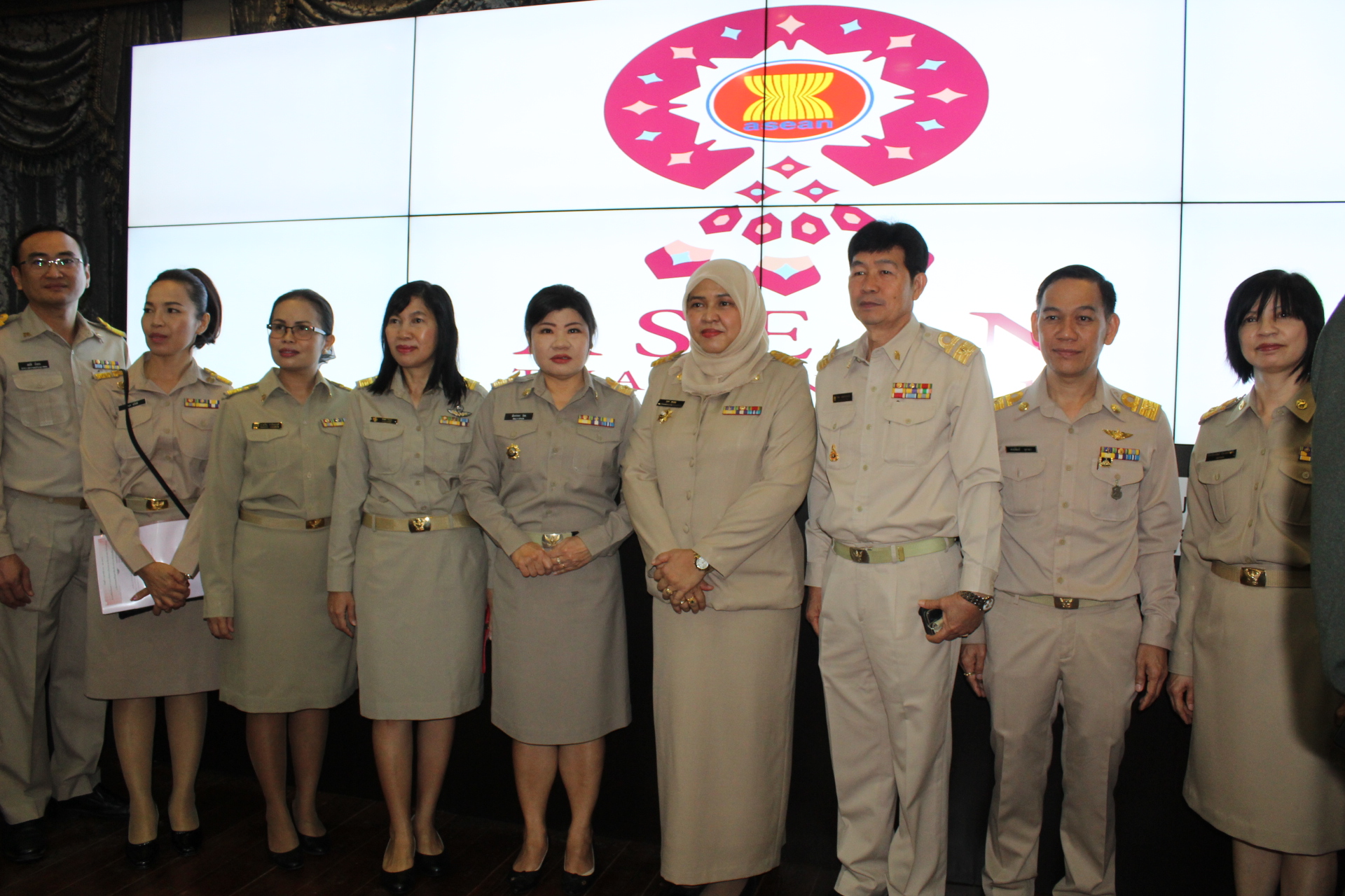 @แปดริ้ว:เปิดนิทรรศการสนับสนุนการเป็นประธานอาเซียน จังหวัดฉะเชิงเทรา