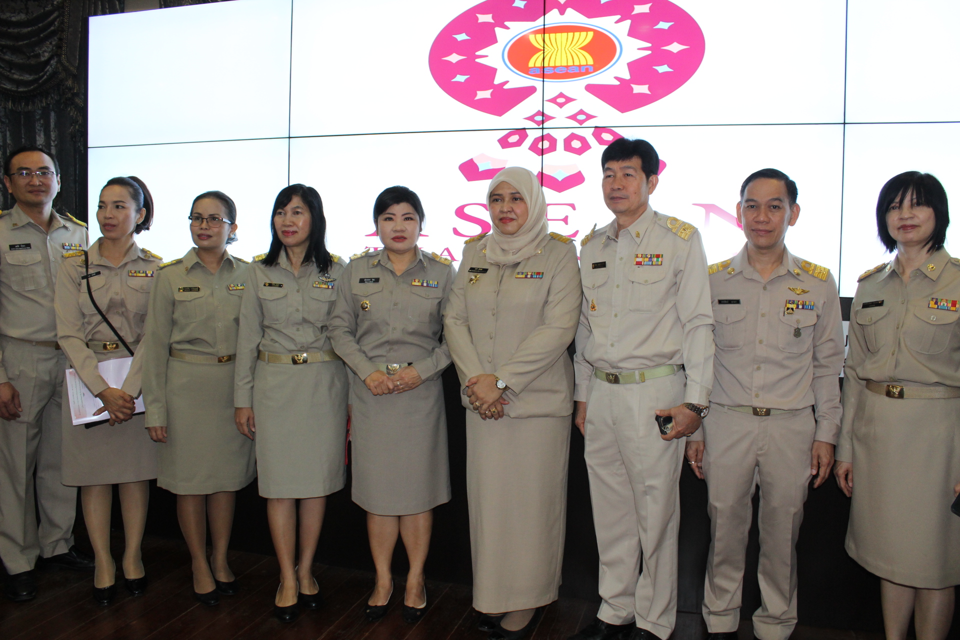 @แปดริ้ว:เปิดนิทรรศการสนับสนุนการเป็นประธานอาเซียน จังหวัดฉะเชิงเทรา