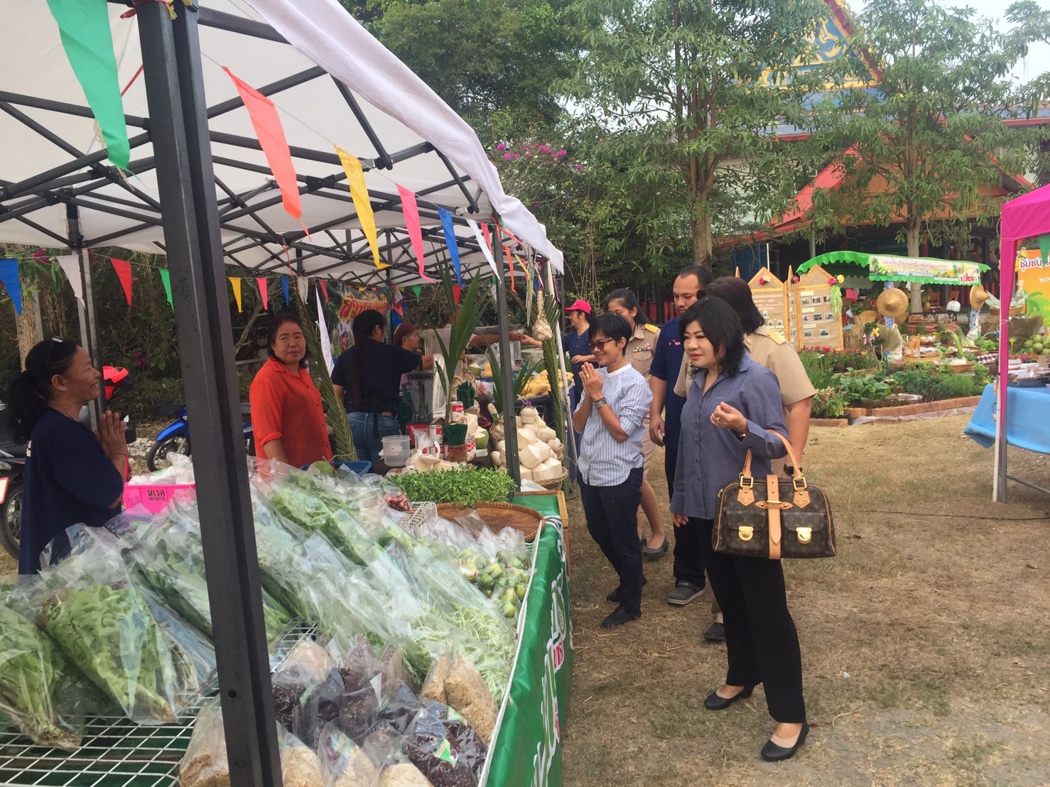 @แปดริ้ว: ออกหน่วยแพทย์ พอ.สว.และโครงการบำบัดทุกข์ บำรุงสุข อำเภอคลองเขื่อน