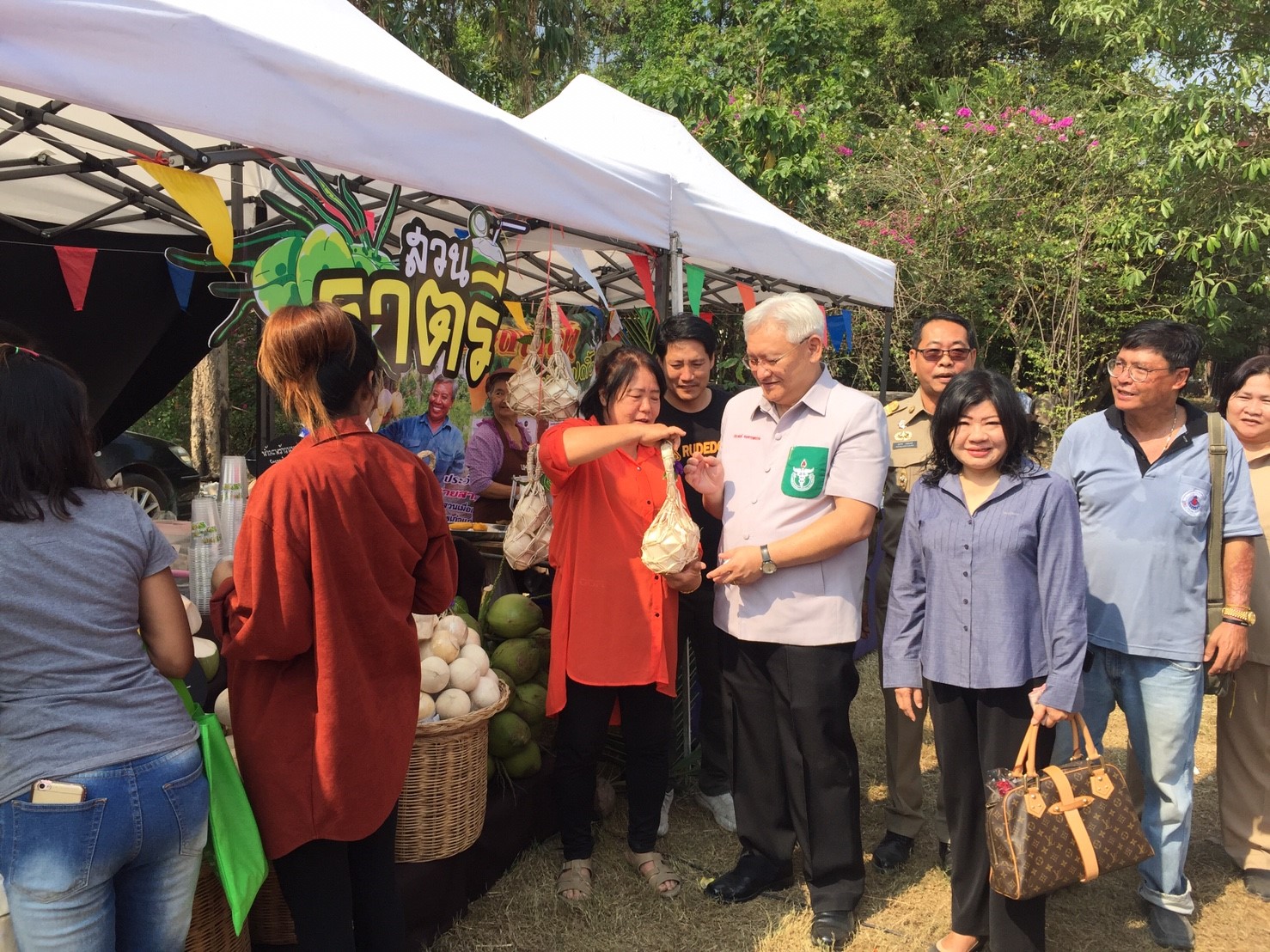 @แปดริ้ว: ออกหน่วยแพทย์ พอ.สว.และโครงการบำบัดทุกข์ บำรุงสุข อำเภอคลองเขื่อน