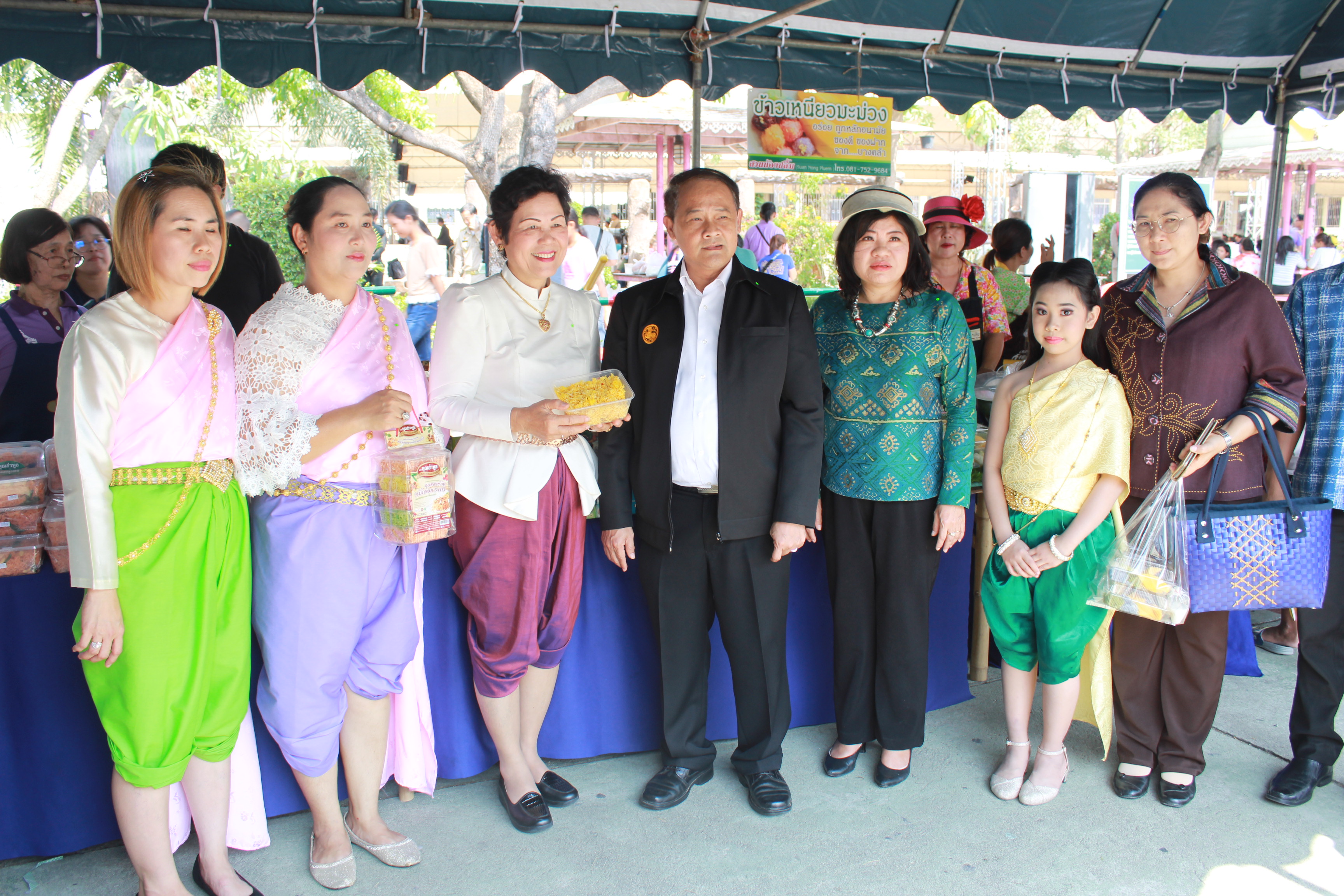 @แปดริ้ว:อธิบดี พช. เยี่ยมชมให้กำลังใจผู้ผลิต/ผู้ประกอบการ OTOP ฉะเชิงเทรา