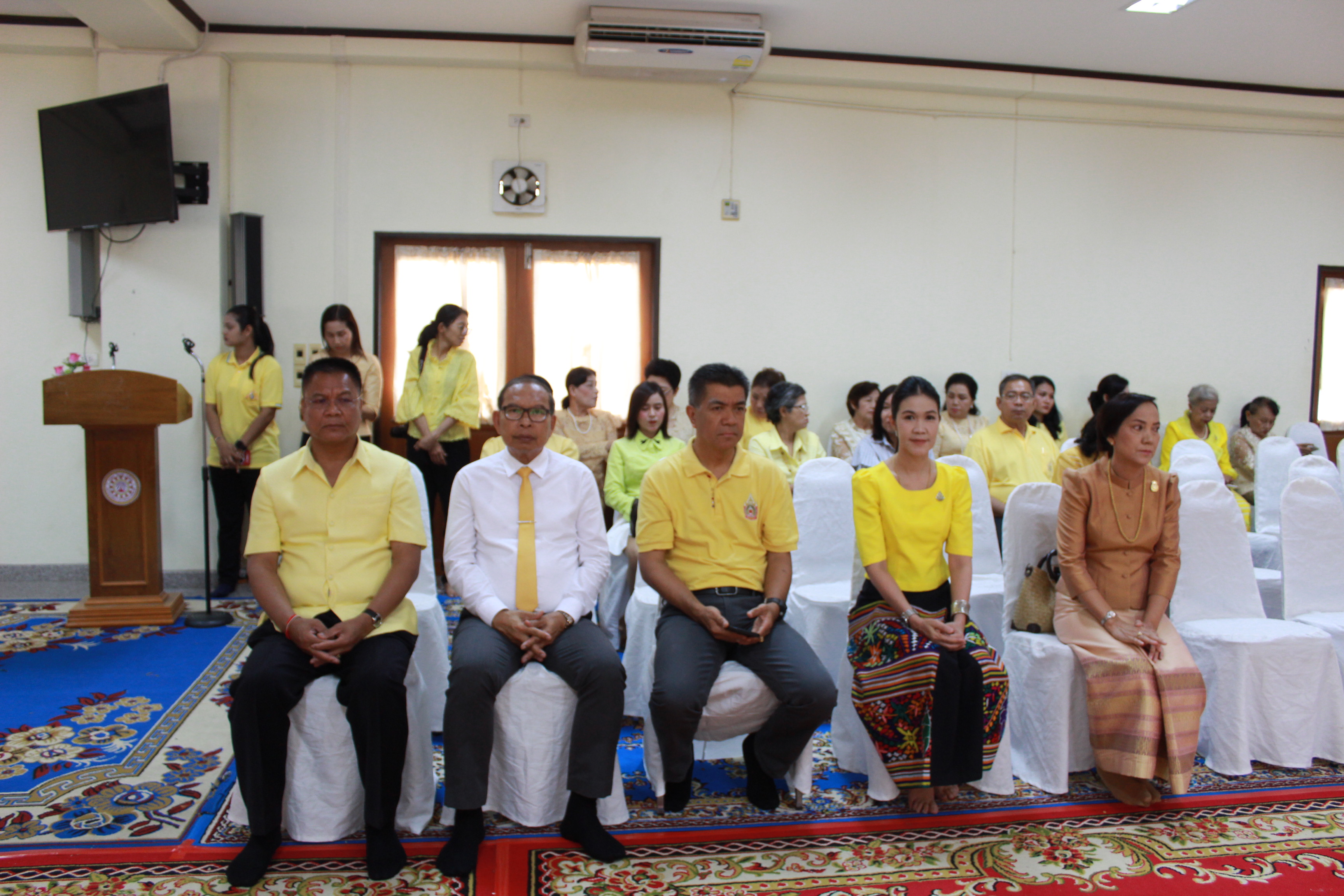 @แปดริ้ว:โครงการบรรพชาอุปสมบทเฉลิมพระเกียรติ เนื่องในโอกาศมหามงคลพระราชพิธีบรมราชาภิเษก