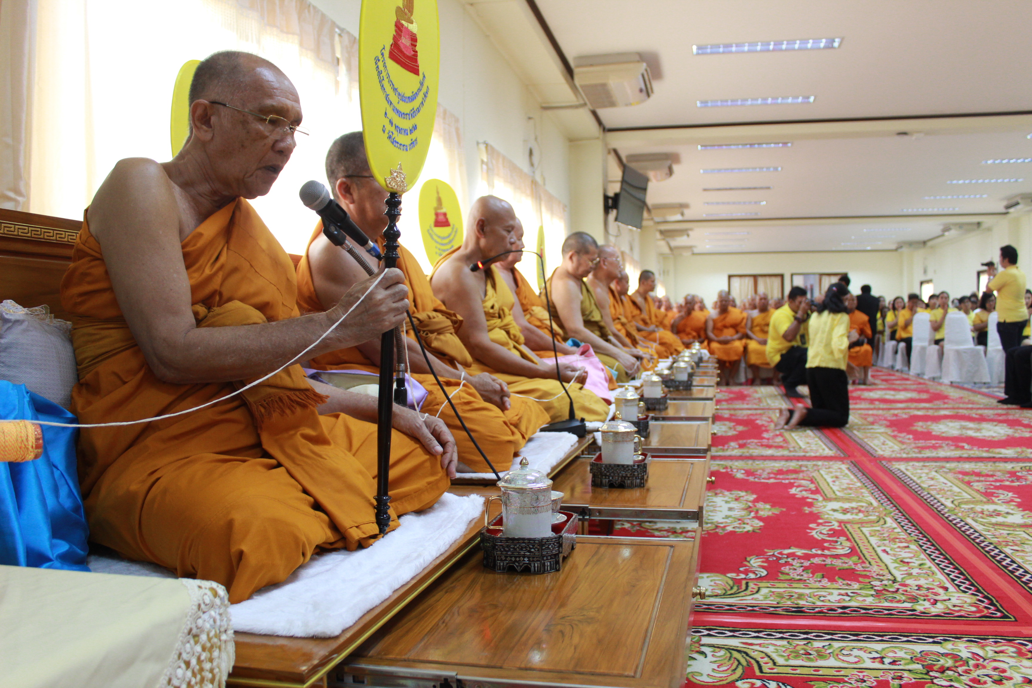 @แปดริ้ว:โครงการบรรพชาอุปสมบทเฉลิมพระเกียรติ เนื่องในโอกาศมหามงคลพระราชพิธีบรมราชาภิเษก