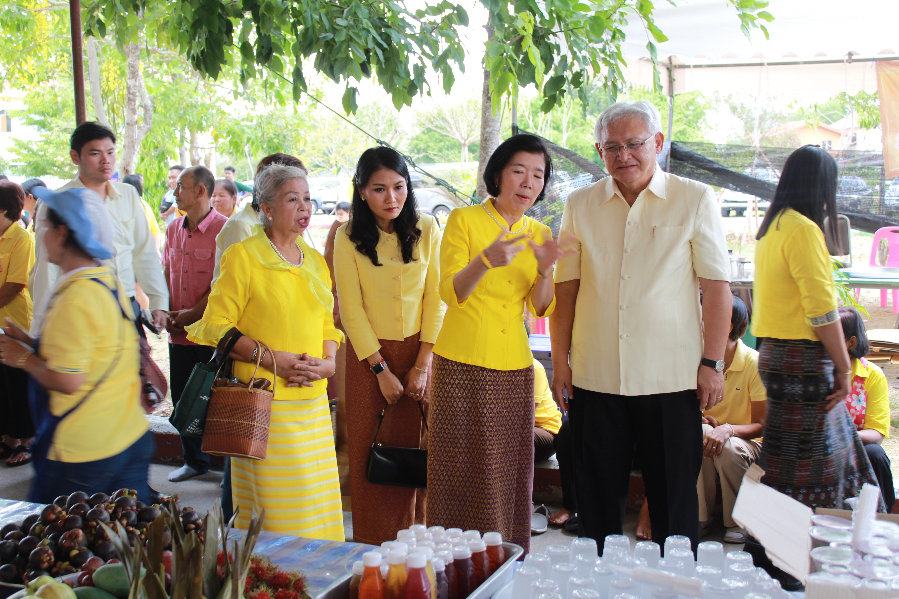@แปดริ้ว:โครงการบรรพชาอุปสมบทเฉลิมพระเกียรติ เนื่องในโอกาศมหามงคลพระราชพิธีบรมราชาภิเษก