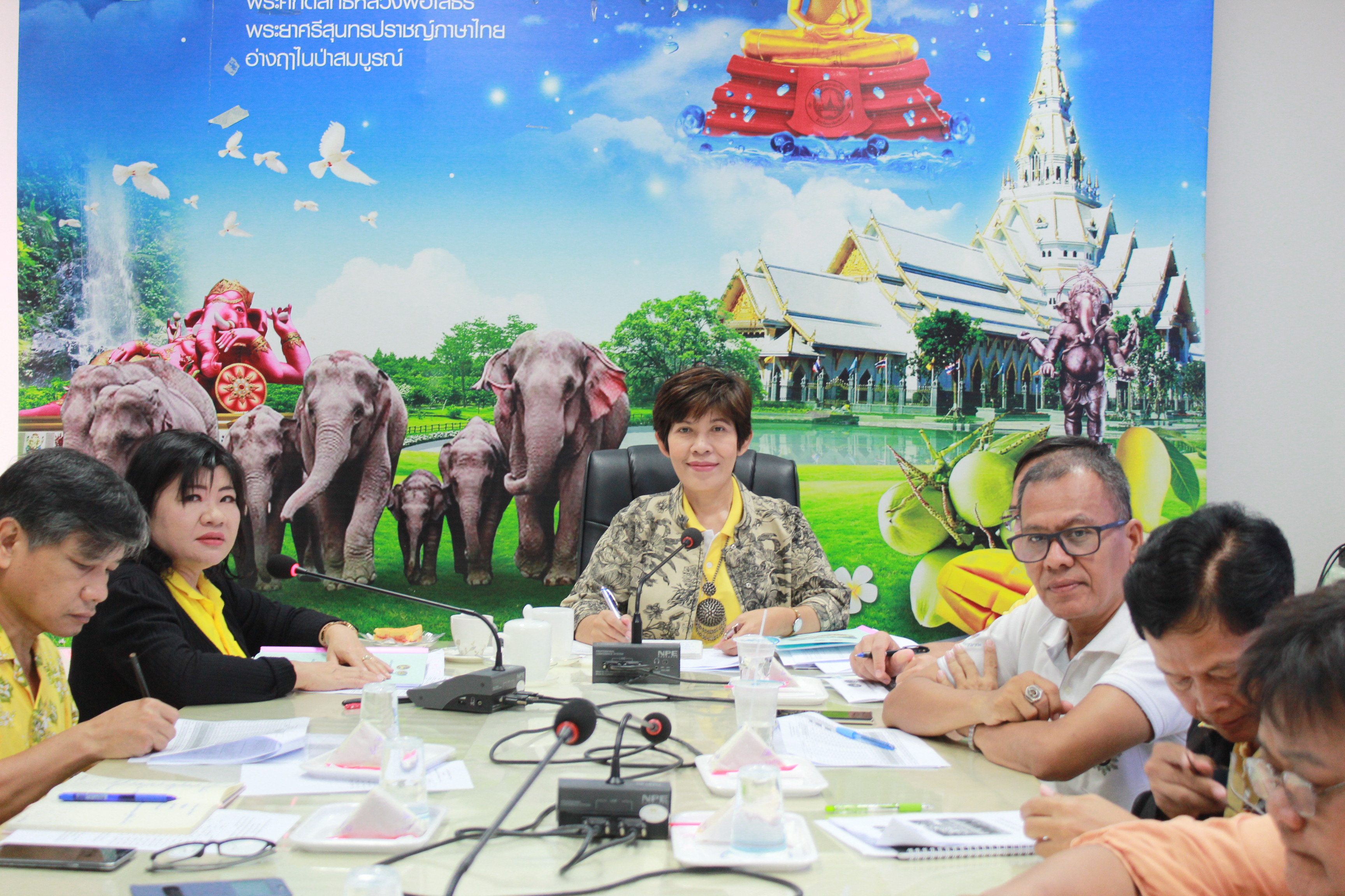 @แปดริ้ว:ผต.ติดตามงานกิจกรรมพัฒนาชุมชน