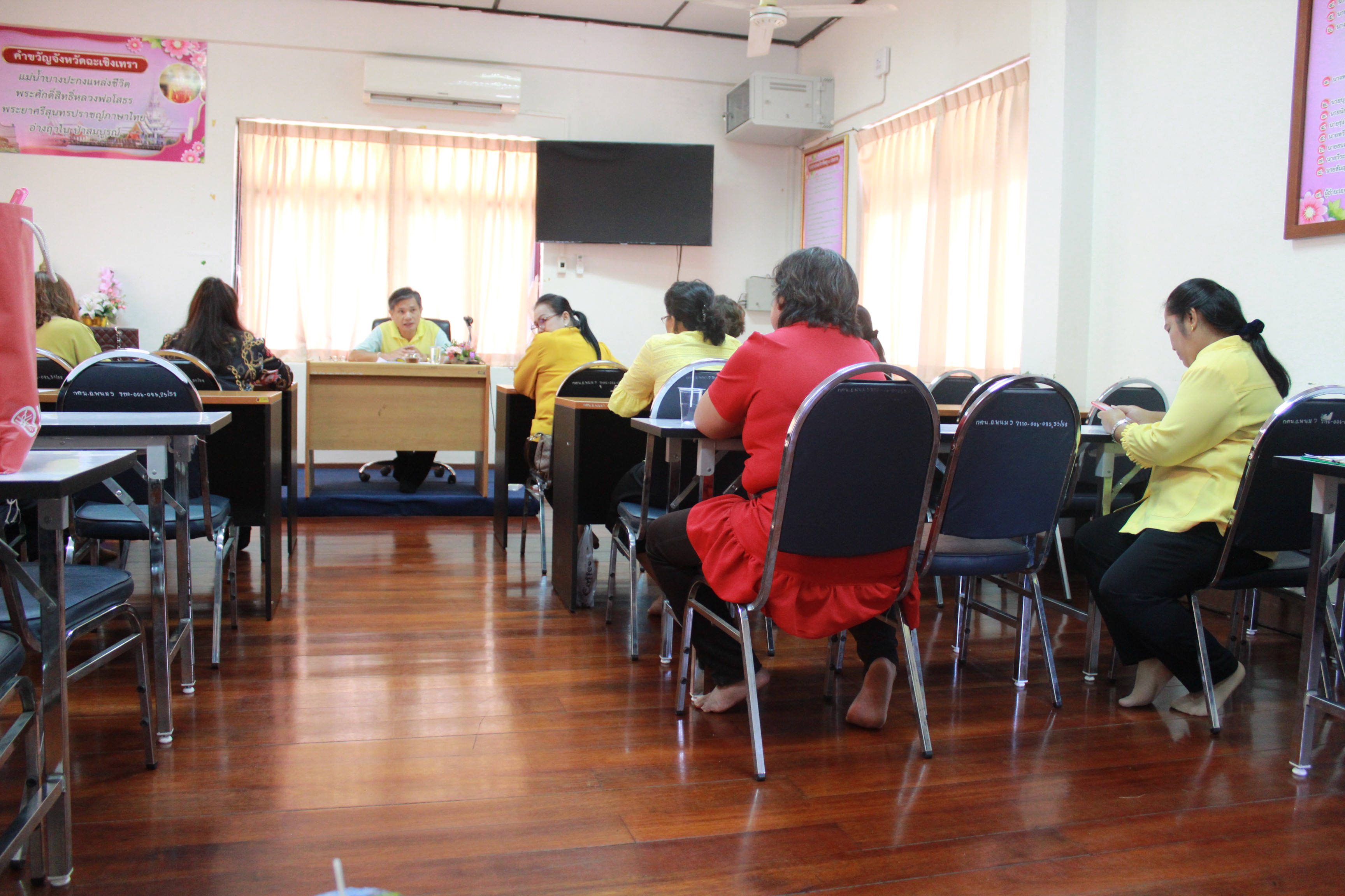 @ แปดริ้ว: การเชื่อมโยงการตลาดสินค้า OTOP ในระบบ E-commer