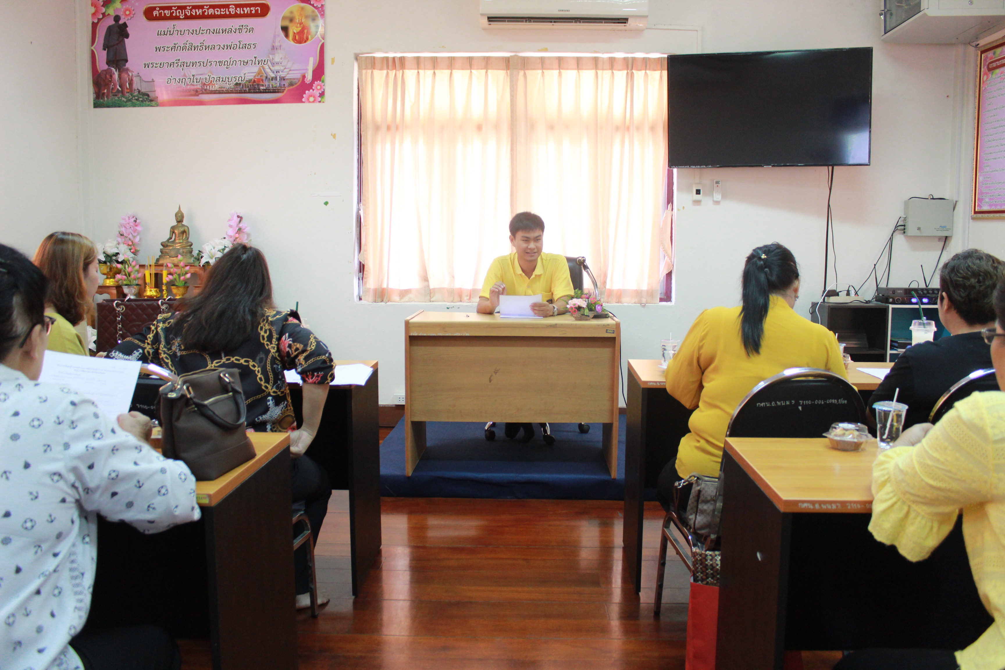 @ แปดริ้ว: การเชื่อมโยงการตลาดสินค้า OTOP ในระบบ E-commer