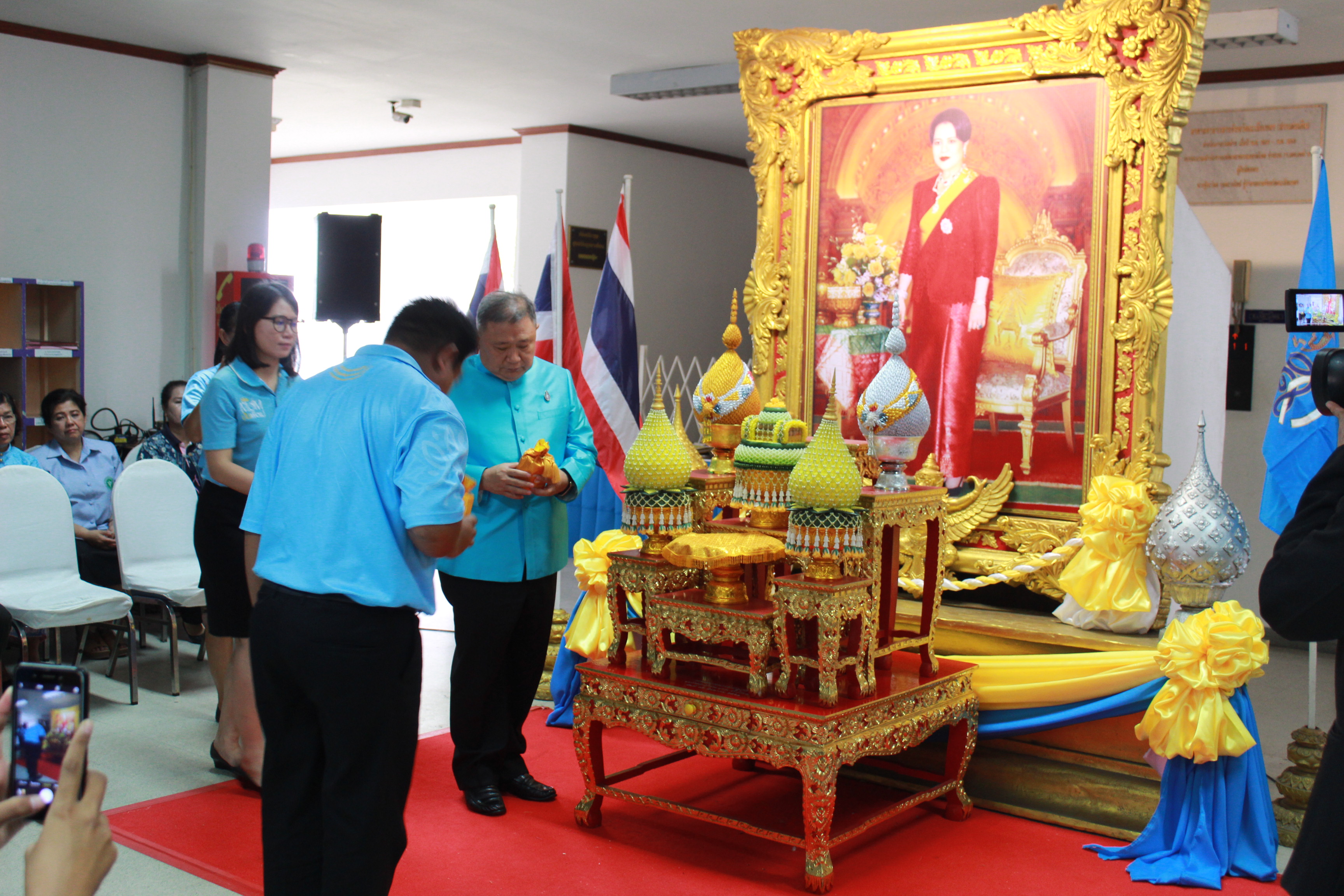 @แปดิ้ว:พิธีมอบเงินขวัญถุง “กองทุนแม่ของแผ่นดิน”ปี ๒๕๖๒