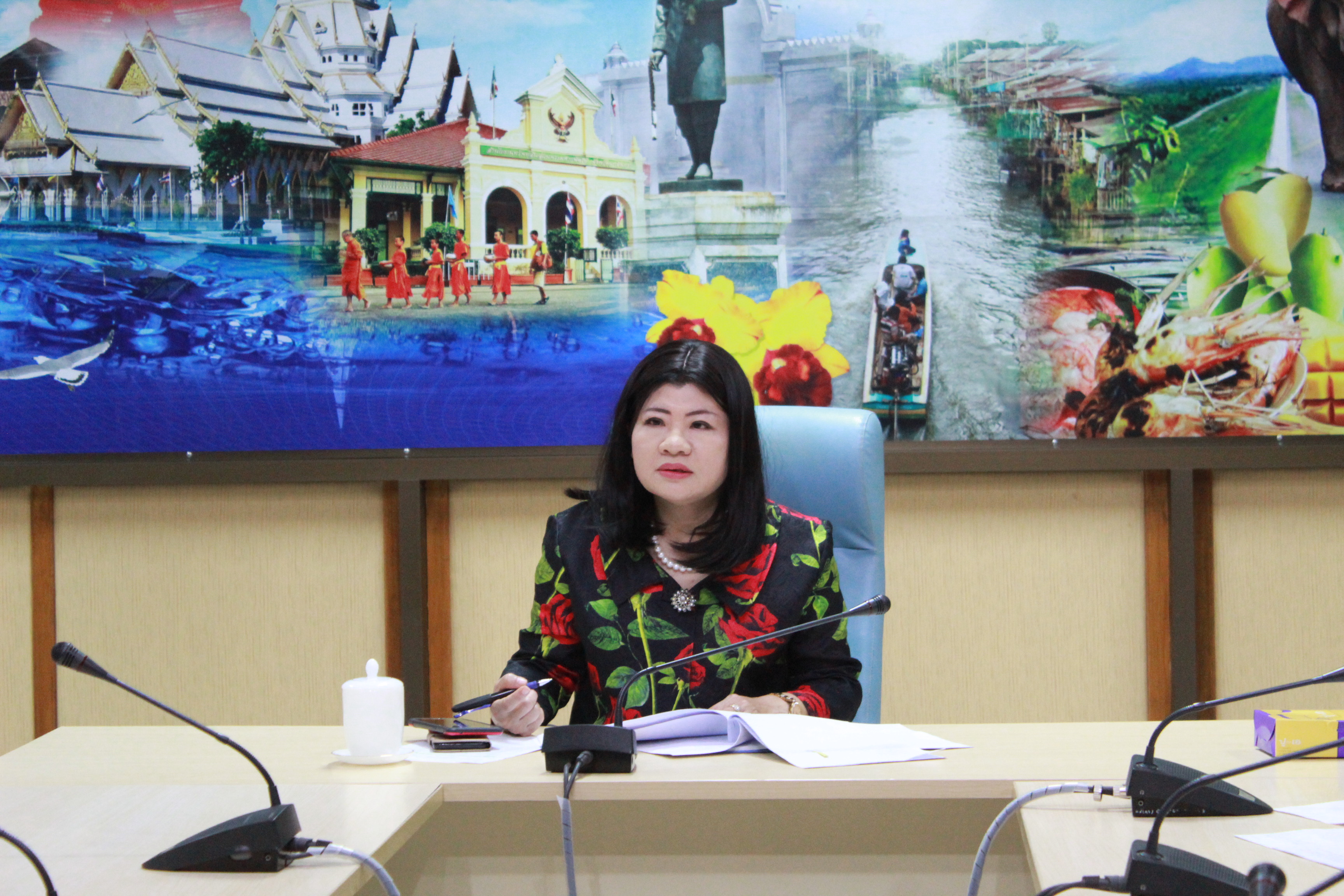 @แปดริ้ว:ประชุมโครงการพัฒนาต่อยอด ขยายผลรูปแบบการพัฒนาเศรษฐกิจฐานรากของกรมการพัฒนาชุมชน