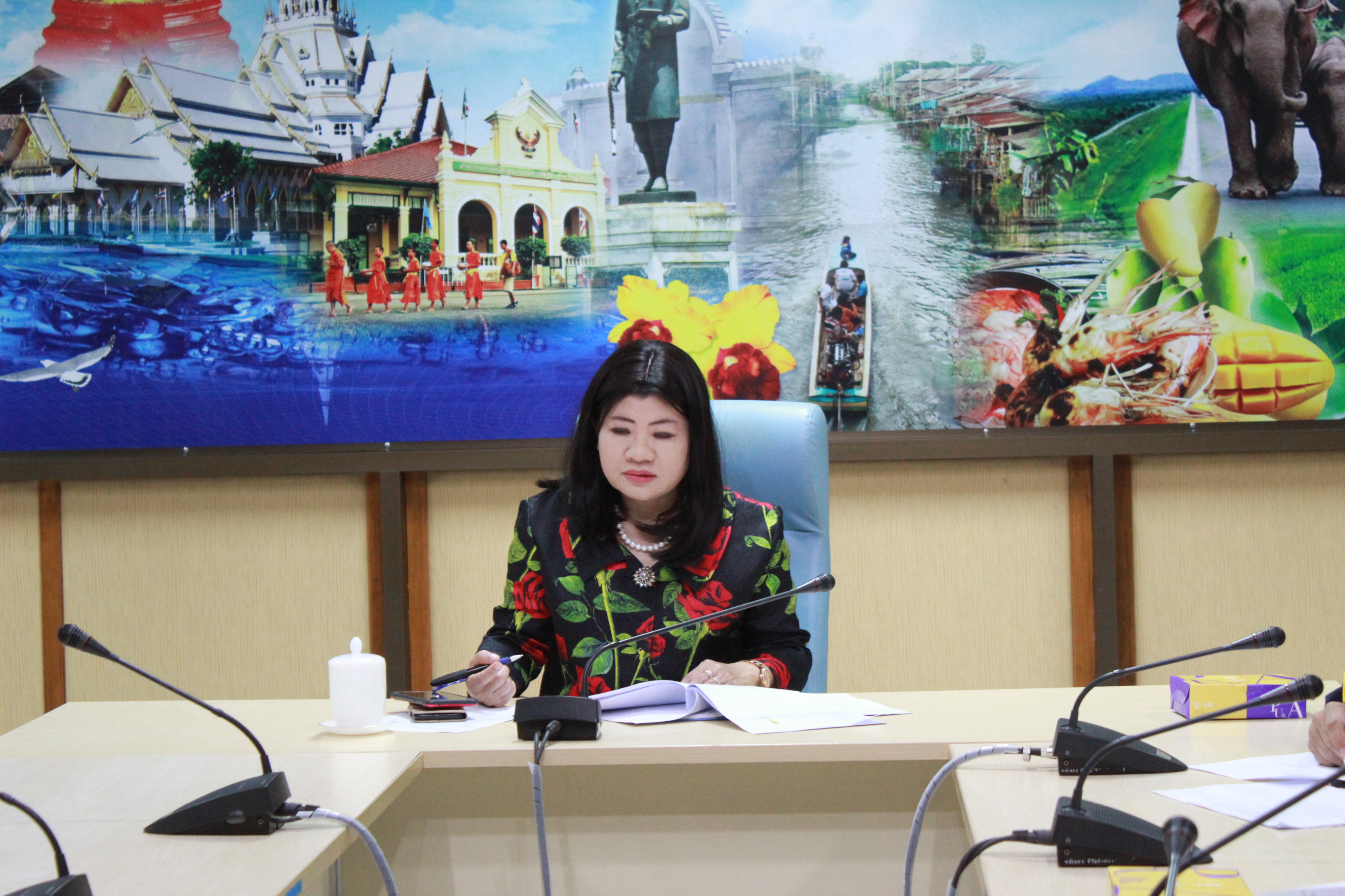 @แปดริ้ว:ประชุมโครงการพัฒนาต่อยอด ขยายผลรูปแบบการพัฒนาเศรษฐกิจฐานรากของกรมการพัฒนาชุมชน