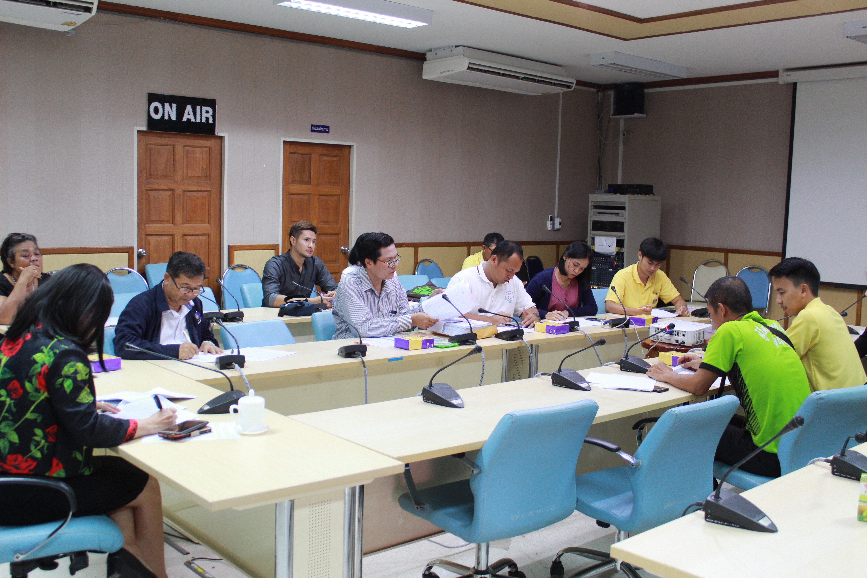 @แปดริ้ว:ประชุมโครงการพัฒนาต่อยอด ขยายผลรูปแบบการพัฒนาเศรษฐกิจฐานรากของกรมการพัฒนาชุมชน