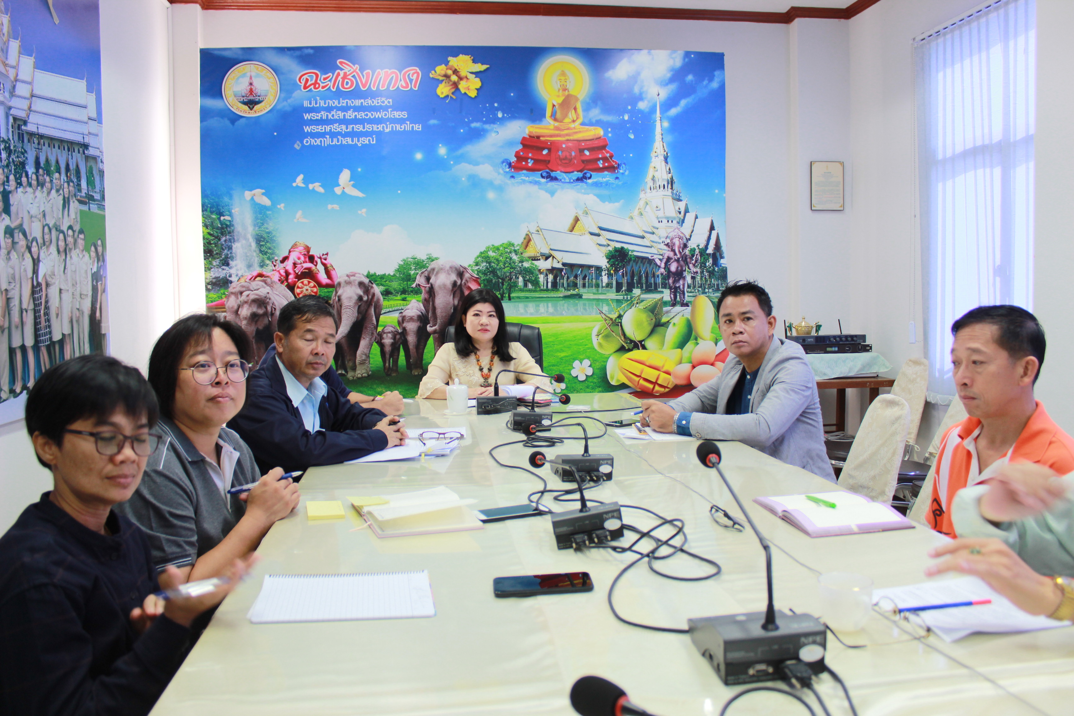 @แปดริ้ว:ร่วมรับฟังการประชุมกรมการพัฒนาชุมชน ครั้งที่ ๙/๒๕๖๒