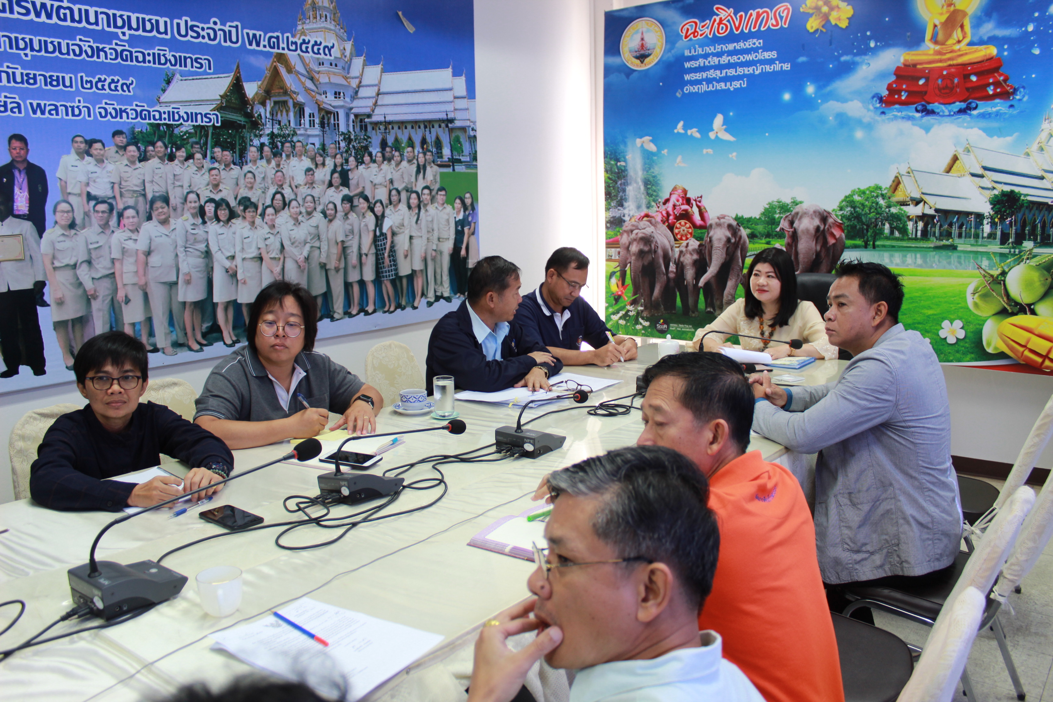 @แปดริ้ว:ร่วมรับฟังการประชุมกรมการพัฒนาชุมชน ครั้งที่ ๙/๒๕๖๒