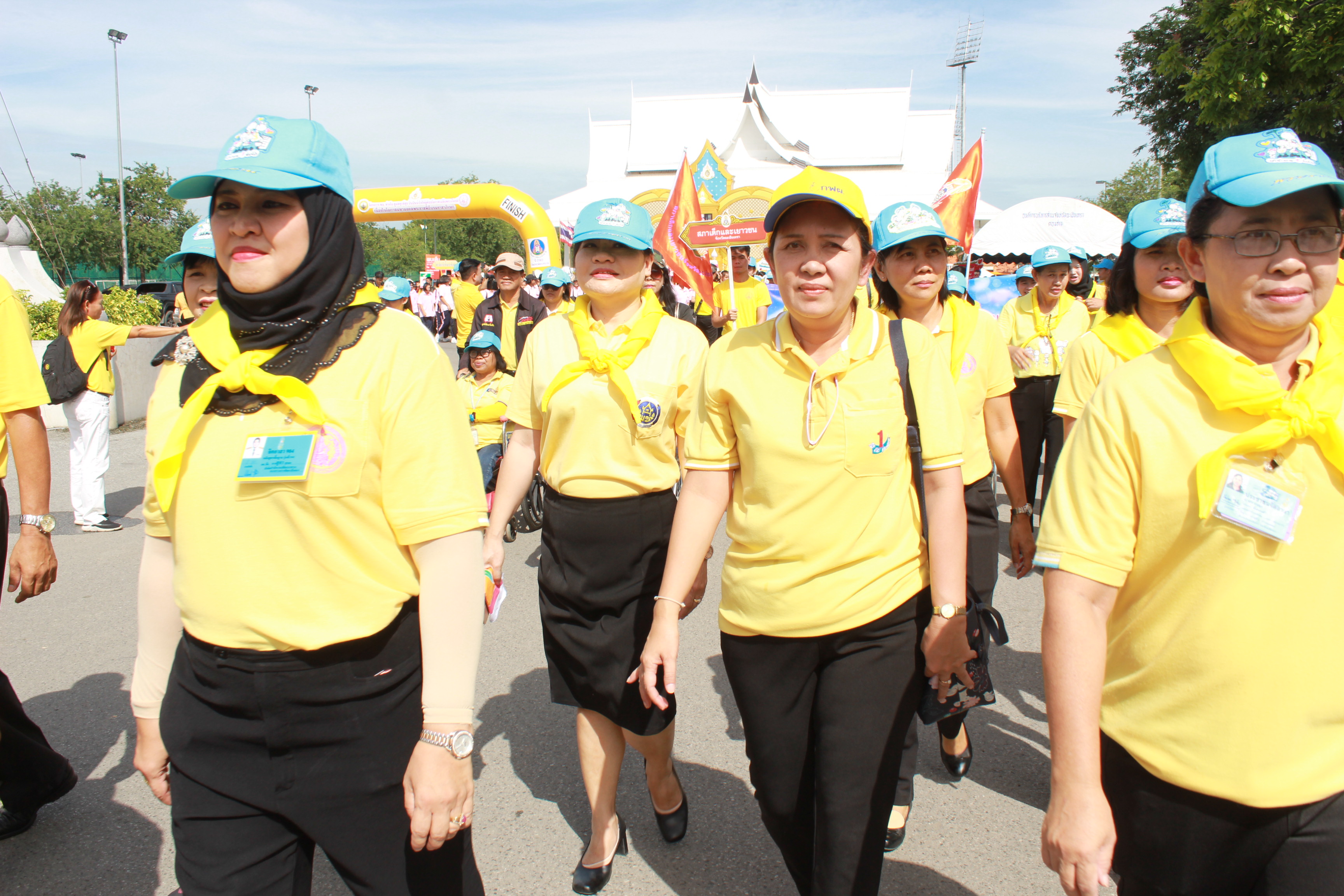 @แปดริ้ว:ร่วมกิจกรรม พม.ห่วงใย ดูแลทุกข์สุข  ปั่นปันน้ำใจให้ผู้ด้อยโอกาสเฉลิมพระเเกียรติเนื่องในโอกาสมหามงคลพระบรมราชาภิเศกและงานวันเยาวชนแห่งชาติจังหวัดฉะเชิงเทรา ปี ๒๕๖๒