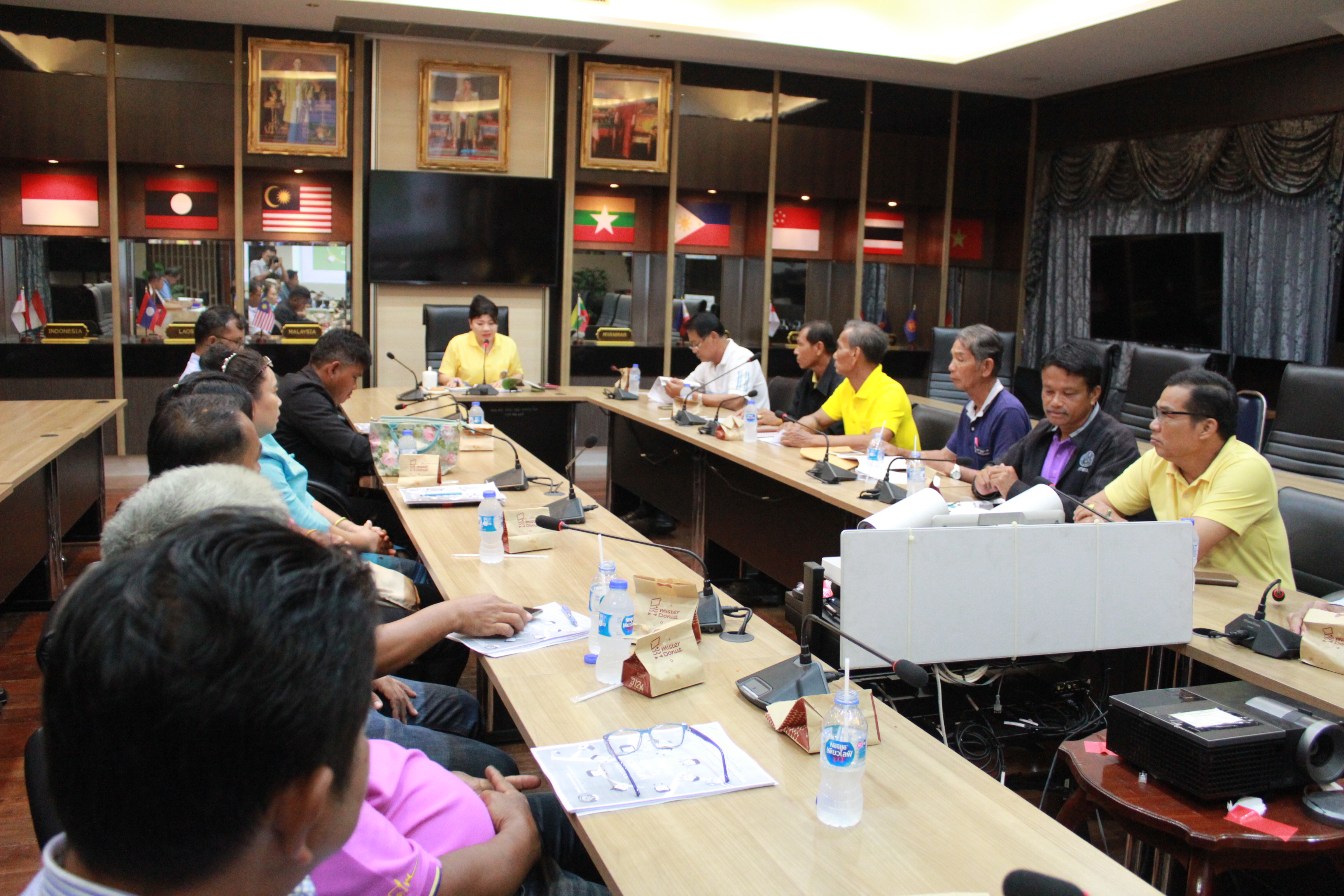 @แปดริ้ว:ประชุมคัดเลือกคณะกรรมการศูนย์ประสานงานองค์การชุมชนระดับจังหวัด(ศอช.จ.)