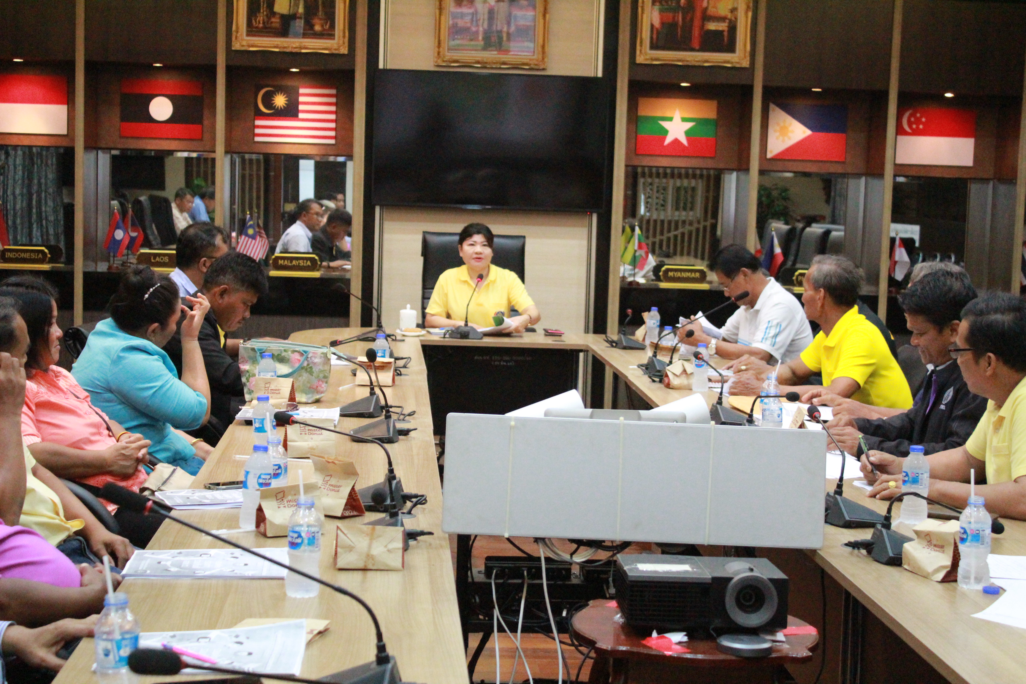 @แปดริ้ว:ประชุมคัดเลือกคณะกรรมการศูนย์ประสานงานองค์การชุมชนระดับจังหวัด(ศอช.จ.)