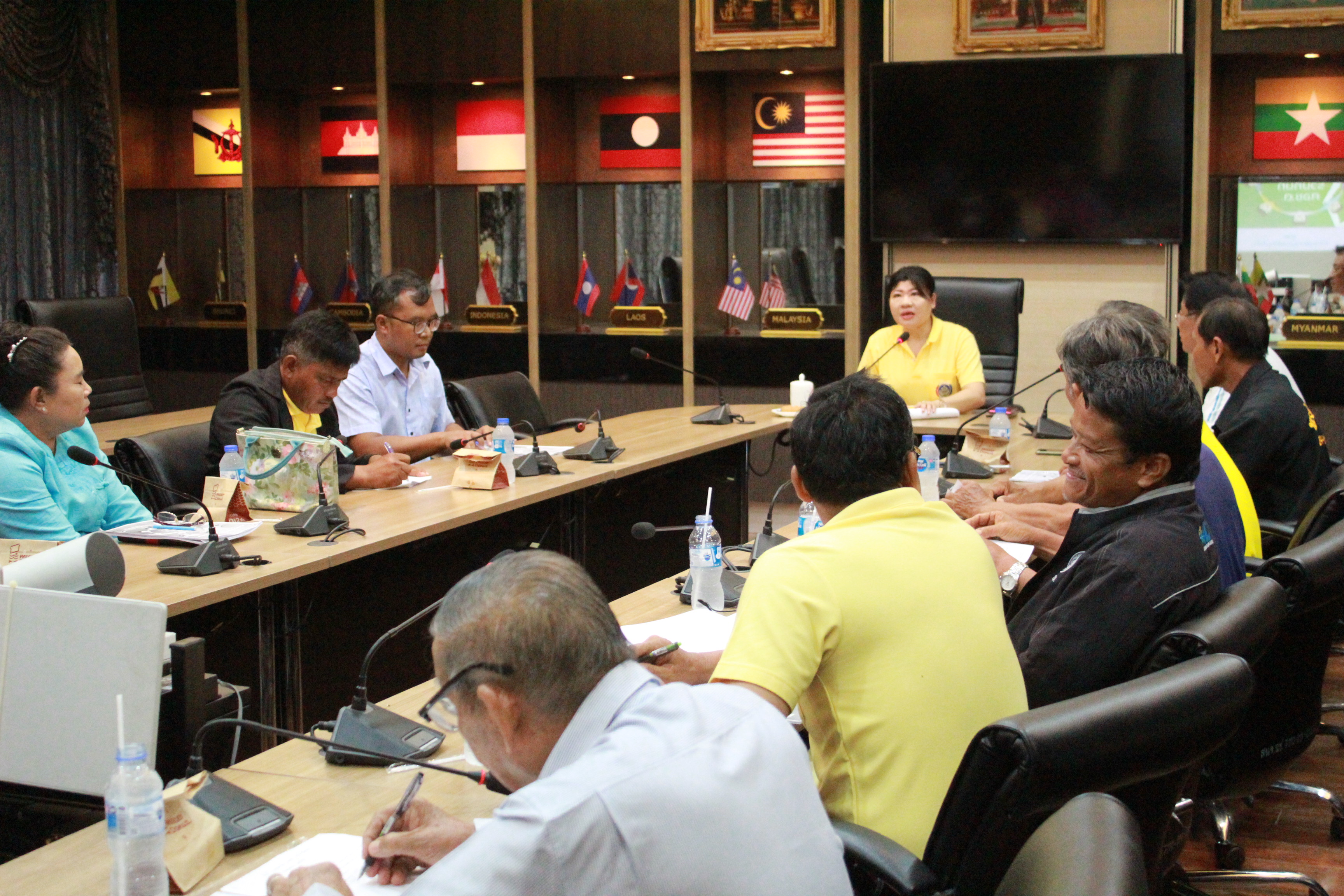 @แปดริ้ว:ประชุมคัดเลือกคณะกรรมการศูนย์ประสานงานองค์การชุมชนระดับจังหวัด(ศอช.จ.)