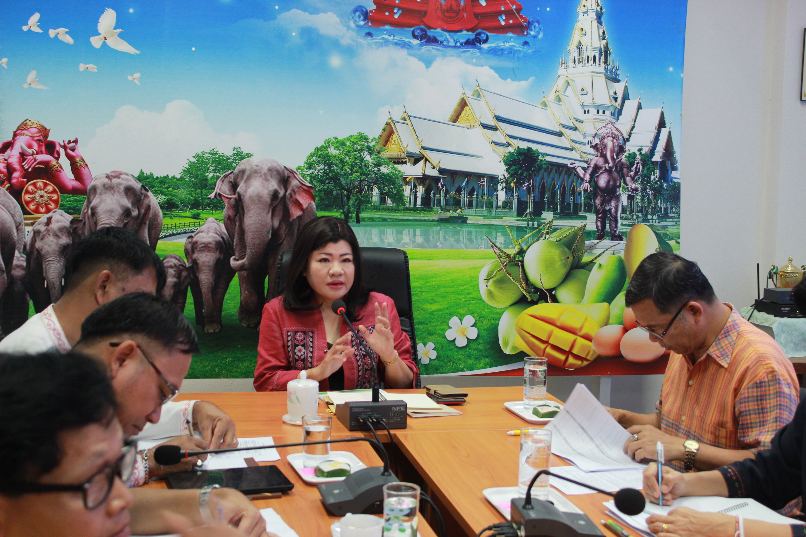 @พช.ฉะเชิงเทรา:ประชุมเตรียมพร้อมขับเคลื่อนงานพัฒนาชุมชน ปี ๒๕๖๓