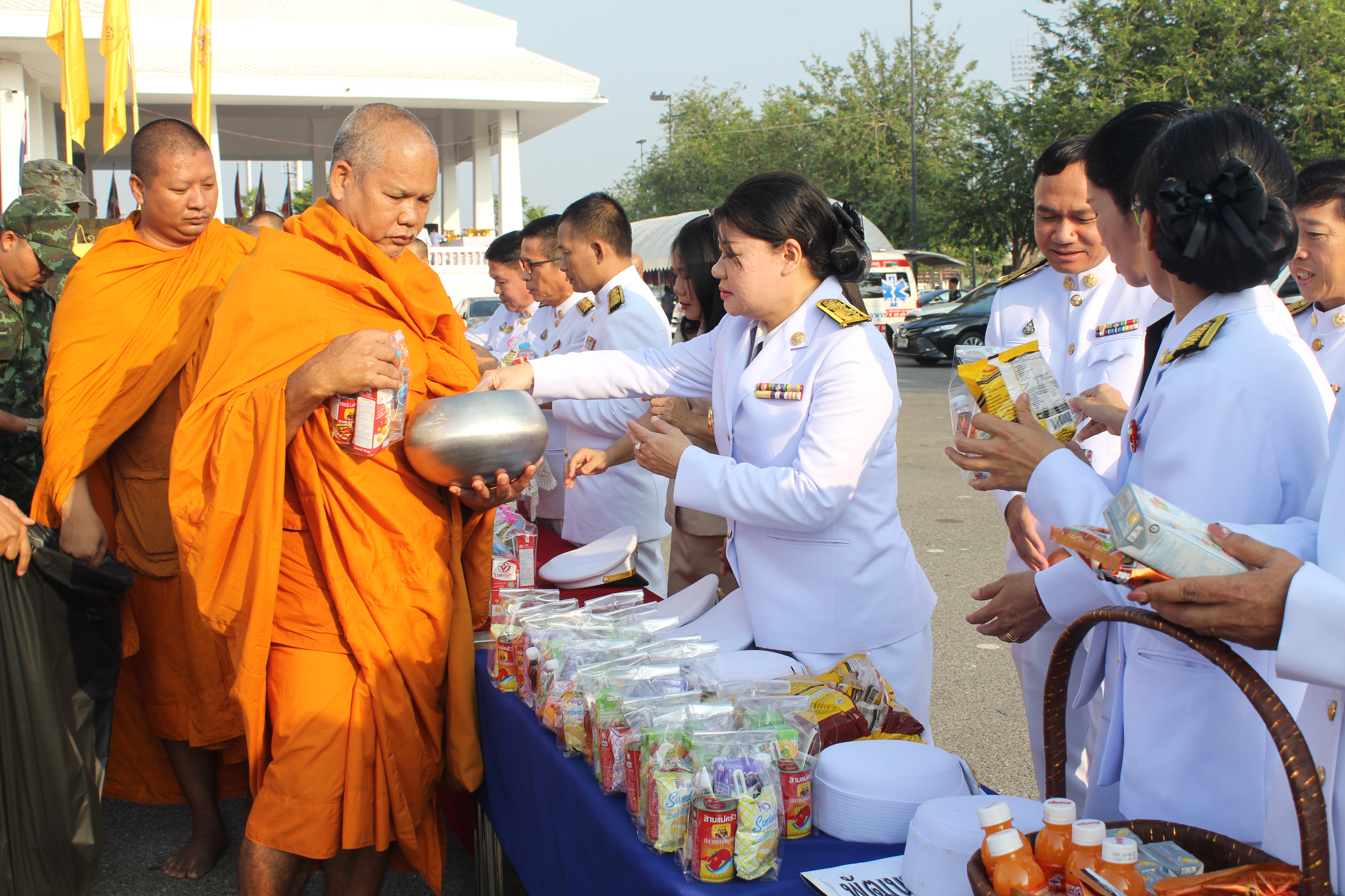 @ฉะเชิงเทรา:แม่น้ำบางปะกงแหล่งชีวิต พระศักดิ์สิทธิ์หลวงพ่อโสธร : พิธีบำเพ็ญกุศลและพิธีวางพวงมาลา เนื่องในวันคล้ายวันสวรรคต รัชกาลที่ ๕