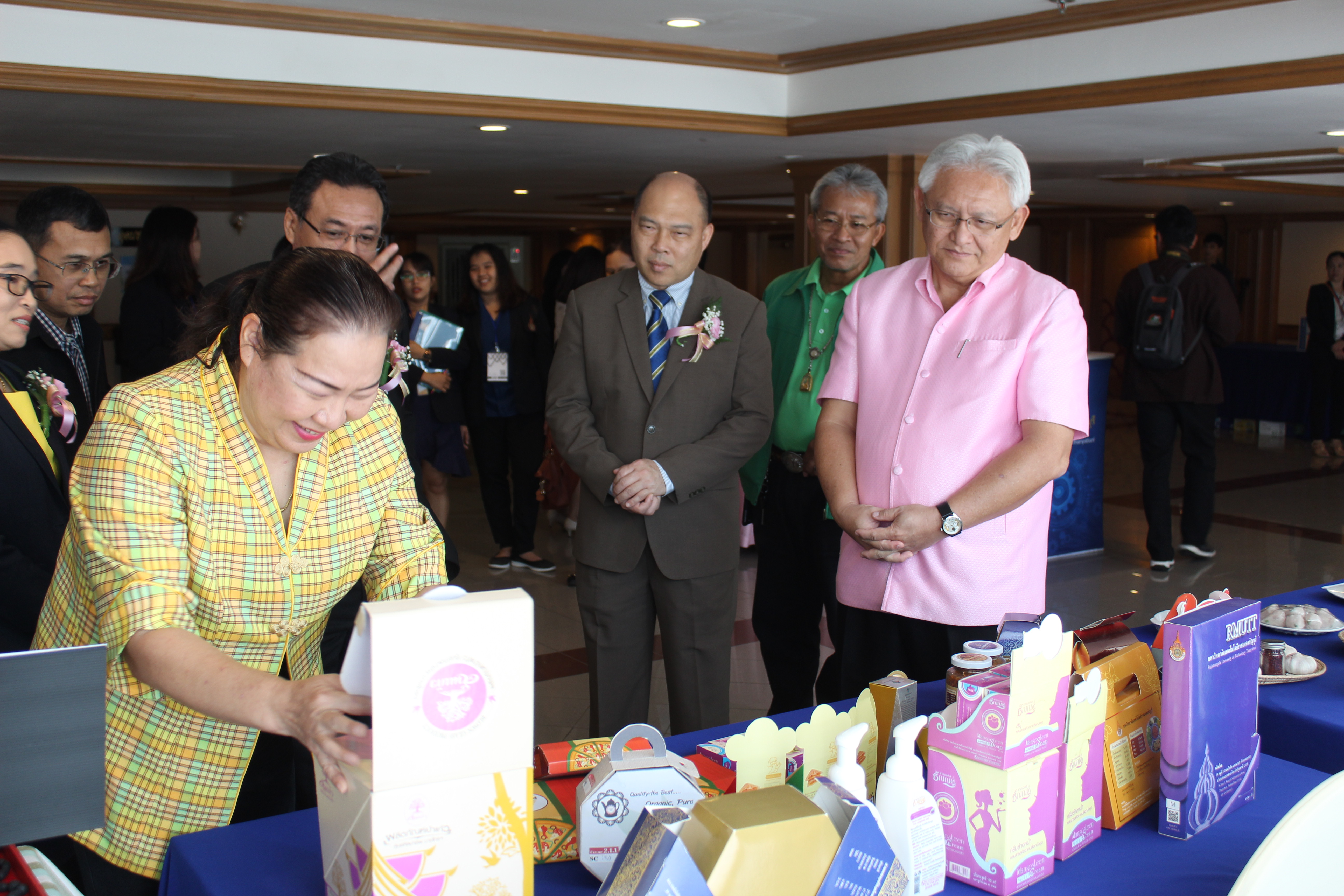 @ฉะเชิงเทรา;แม่น้ำบางปะกงแหล่งชีวิต พระศักดิ์สิทธิ์หลวงพ่อโสธร;ยกระดับโอทอป ด้วยวิทยาศาสตร์ เทคโนโลยี และนวัตกรรม