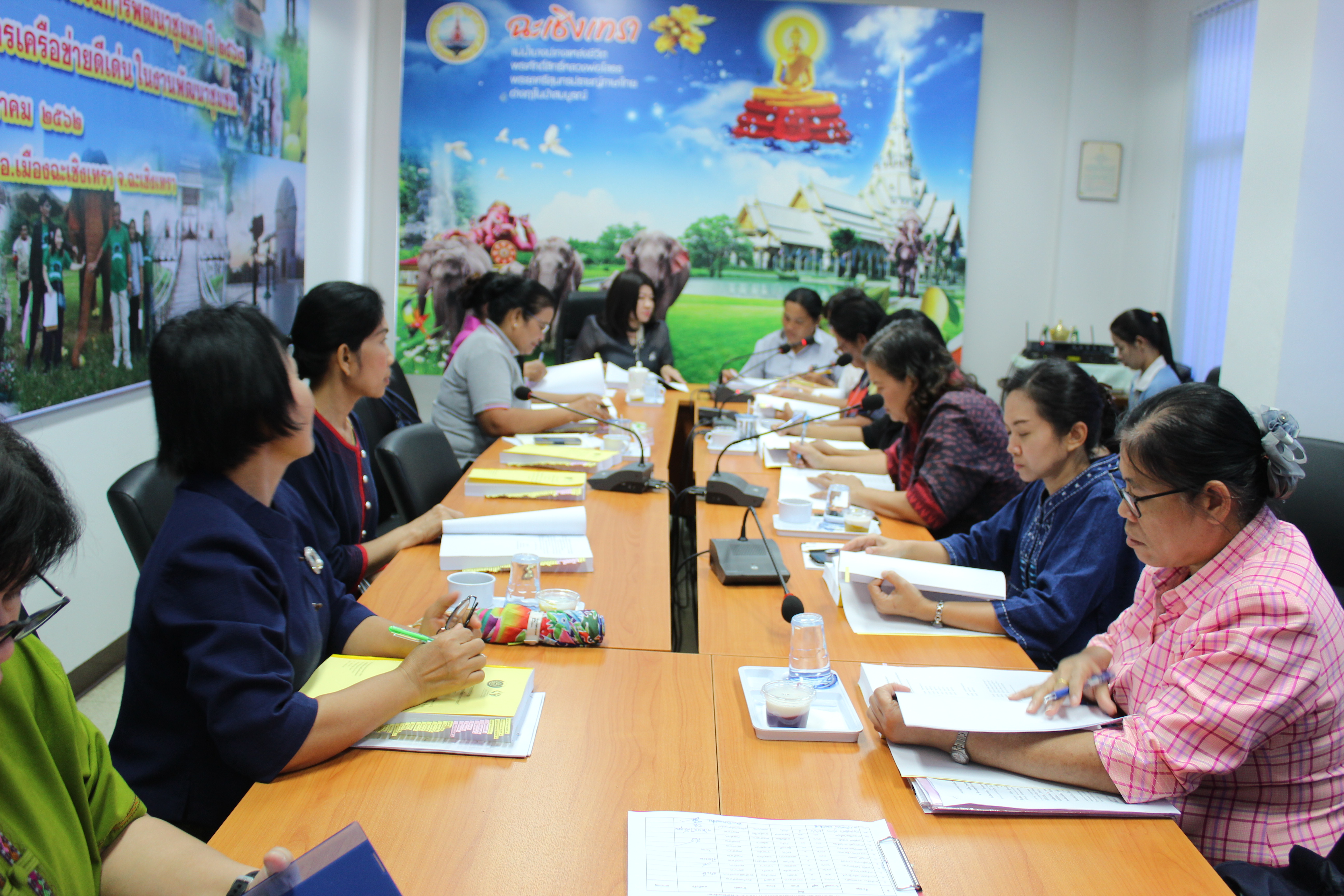 @ฉะเชิงเทรา: แม่น้ำบางปะกงแหล่งชีวิต พระศักดิ์สิทธิ์หลวงพ่อโสธร: ประชุมคณะทำงานขับเคลื่อนกองทุนพัฒนาบทบาทสตรี จังหวัดฉะเชิงเทรา ครั้งที่ ๘/๒๕๖๒