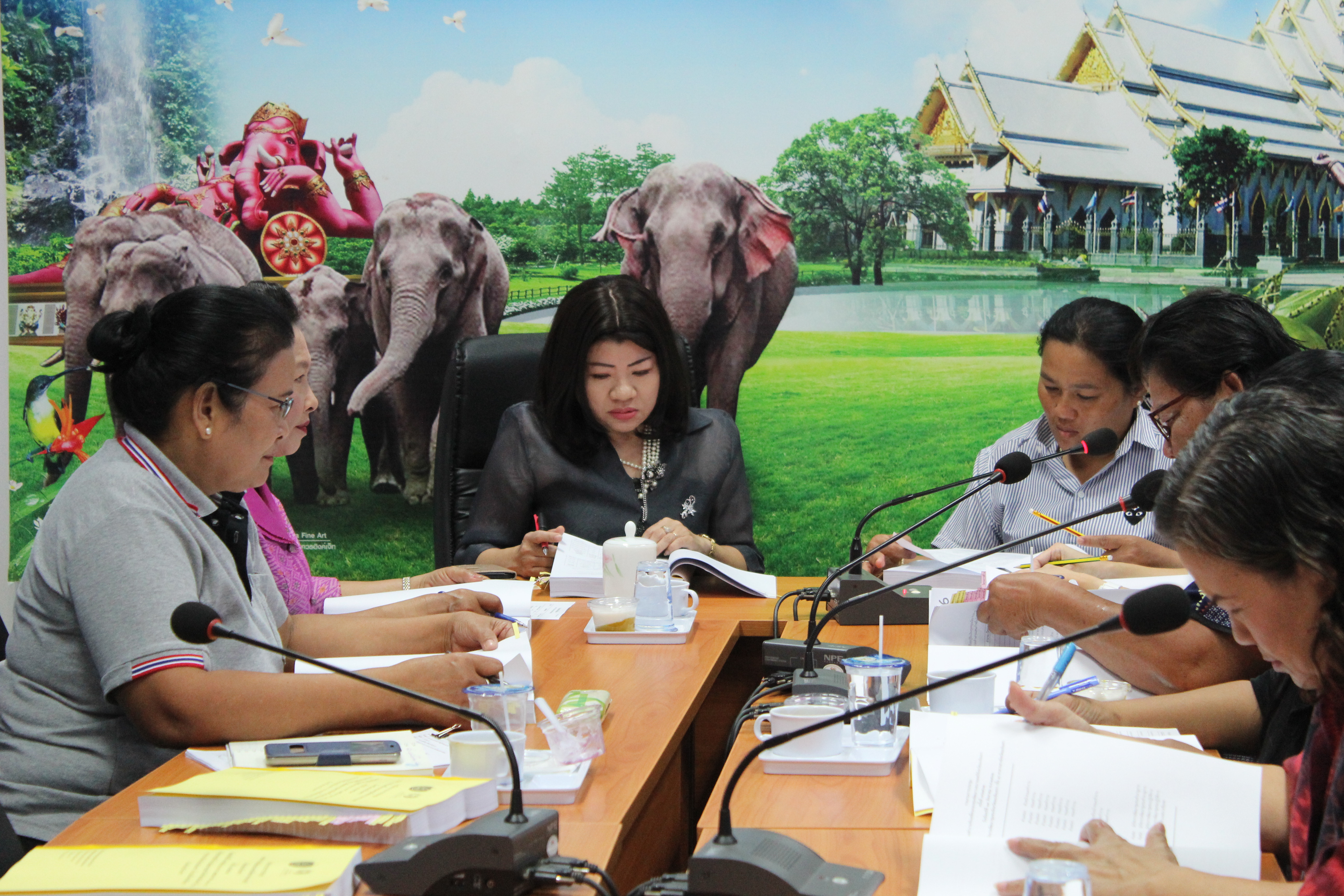 @ฉะเชิงเทรา: แม่น้ำบางปะกงแหล่งชีวิต พระศักดิ์สิทธิ์หลวงพ่อโสธร: ประชุมคณะทำงานขับเคลื่อนกองทุนพัฒนาบทบาทสตรี จังหวัดฉะเชิงเทรา ครั้งที่ ๘/๒๕๖๒