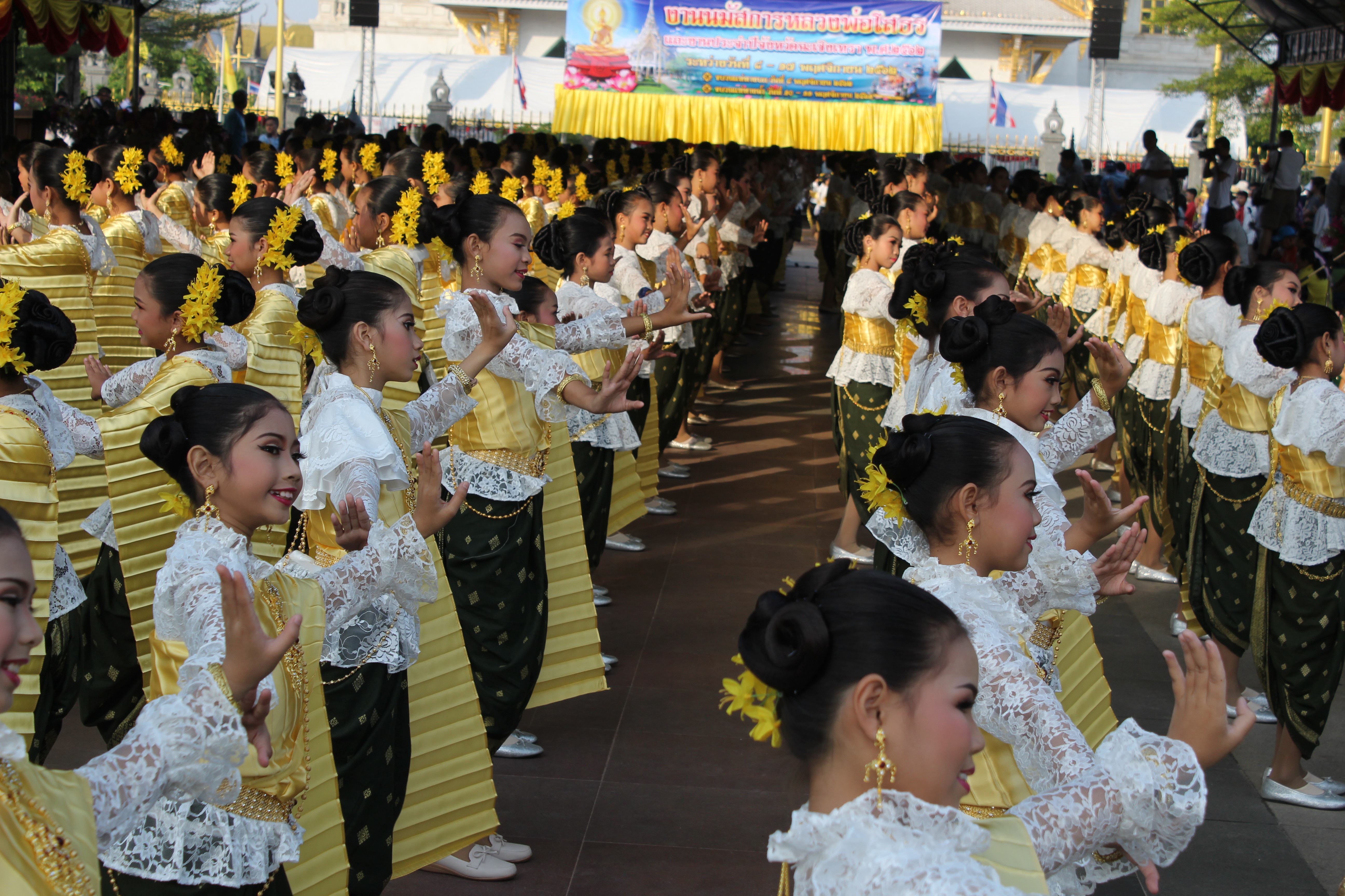 @ฉะเชิงเทรา:แม่น้ำบางปะกงแหล่งชีวิต พระศักดิ์สิทธิ์หลวงพ่อโสธร:  >>เริ่มแล้ว!! งานนมัสการหลวงพ่อโสธร และงานประจำปีจังหวัดฉะเชิงเทรา ประจำปี ๒๕๖๒>>