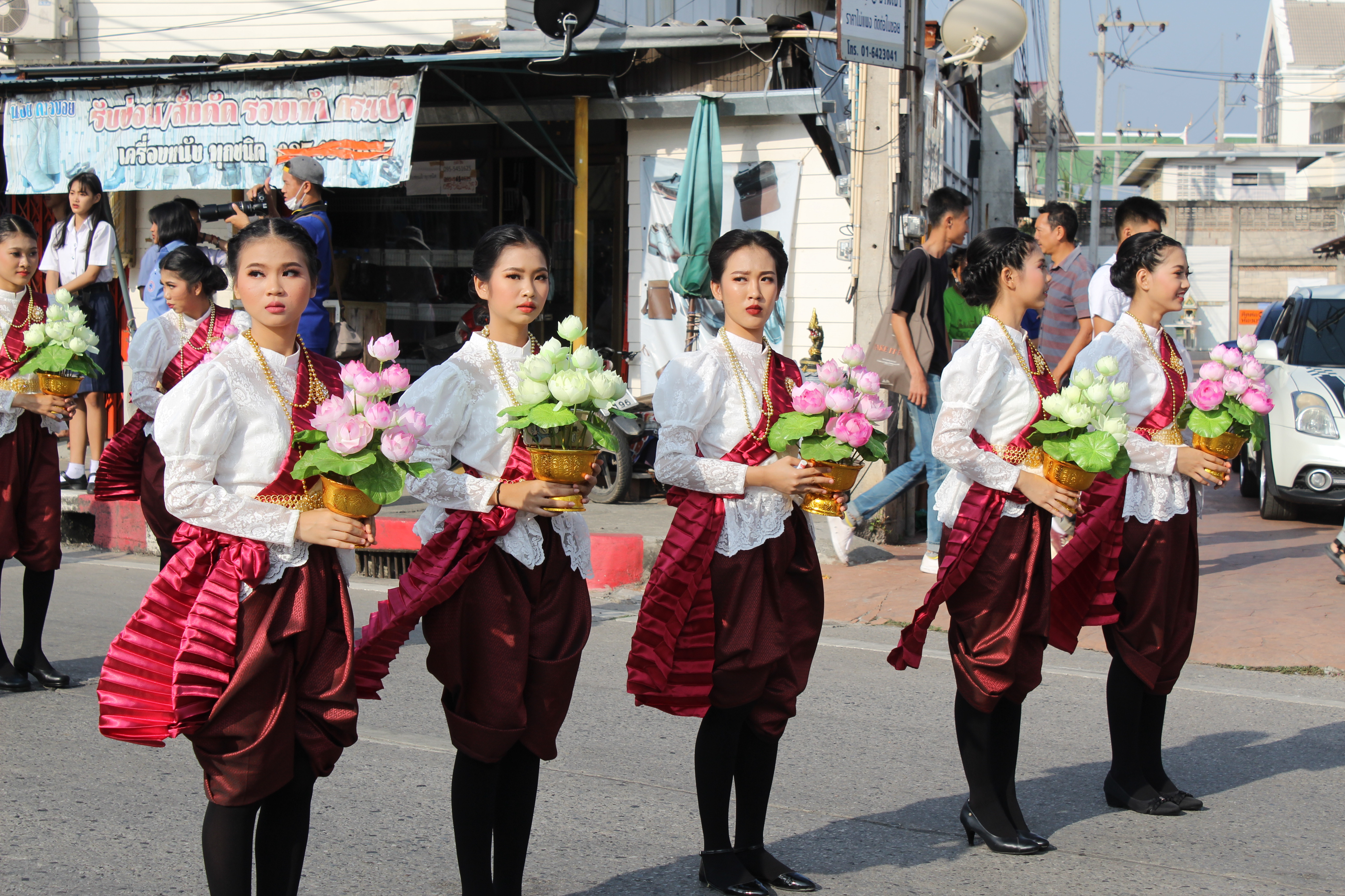 @ฉะเชิงเทรา:แม่น้ำบางปะกงแหล่งชีวิต พระศักดิ์สิทธิ์หลวงพ่อโสธร:  >>เริ่มแล้ว!! งานนมัสการหลวงพ่อโสธร และงานประจำปีจังหวัดฉะเชิงเทรา ประจำปี ๒๕๖๒>>