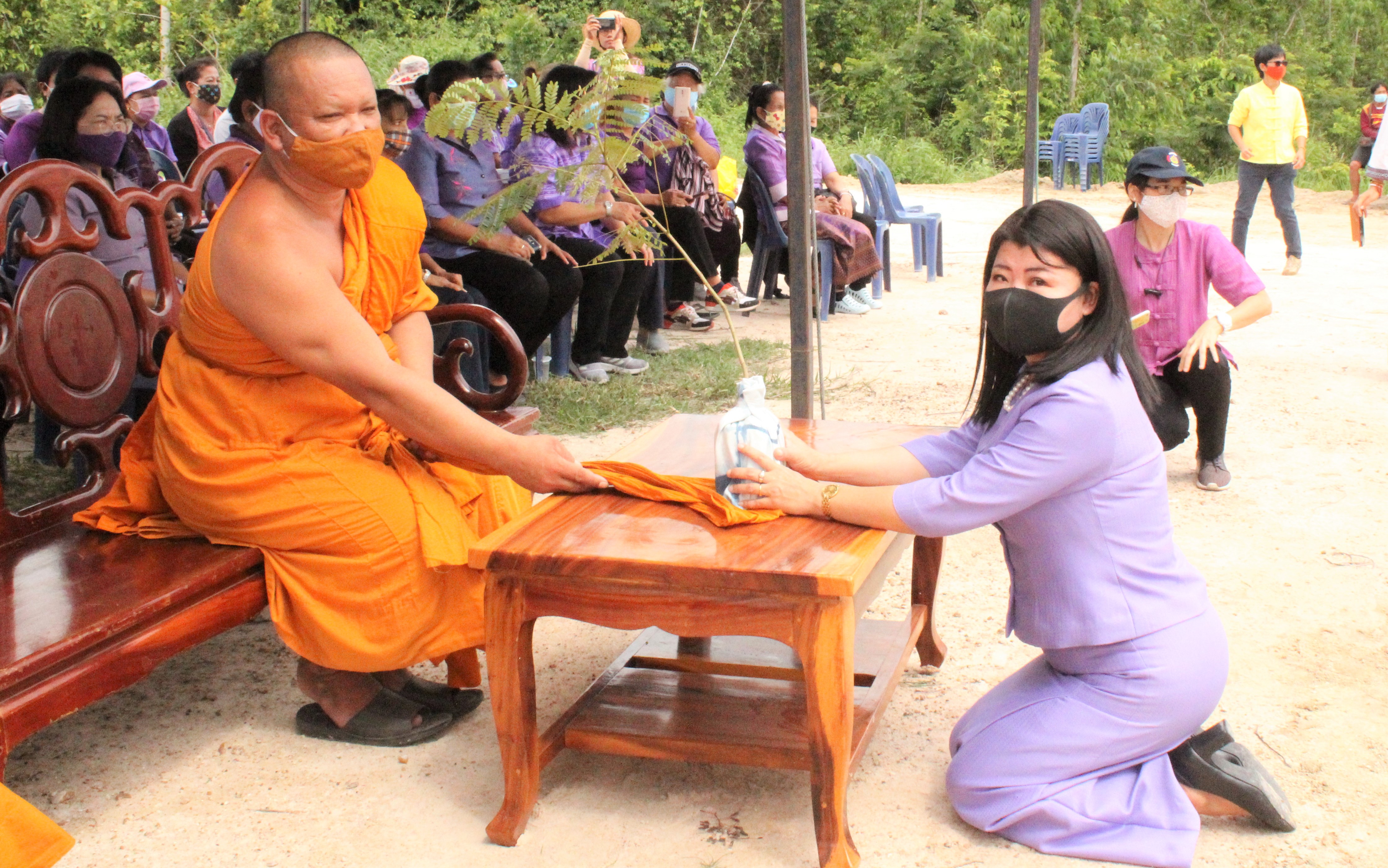 พช.ฉะเชิงเทรา ร่วมกับ พช.อำเภอแปลงยาว และคณะกรรมการพัฒนาสตรีจังหวัด ปลูกป่าเฉลิมพระเกียรติ สมเด็จพระนางเจ้าสุทิดา พัชรสุธาพิมลลักษณ พระบรมราชินี